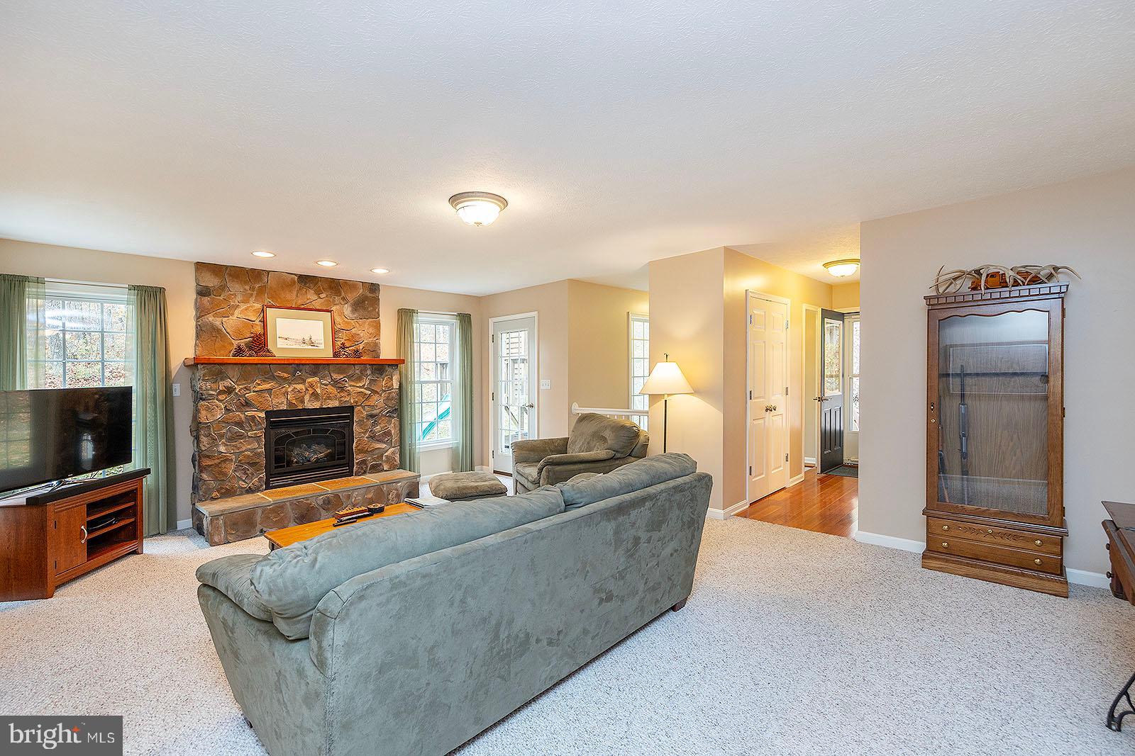 BLACKTHORN RIDGE ESTATES - Residential