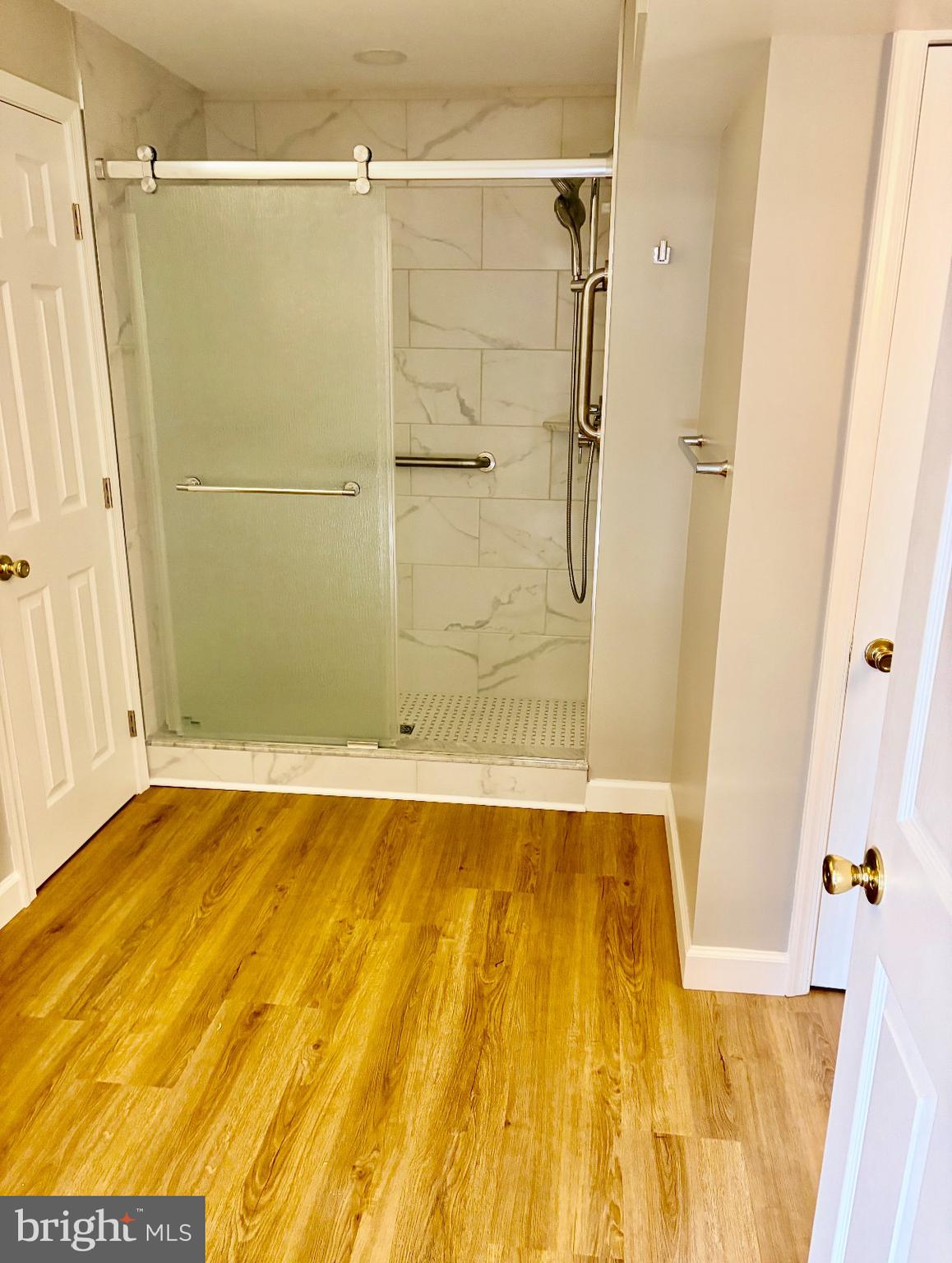 MOUNT AUGUSTINE - Residential Lease