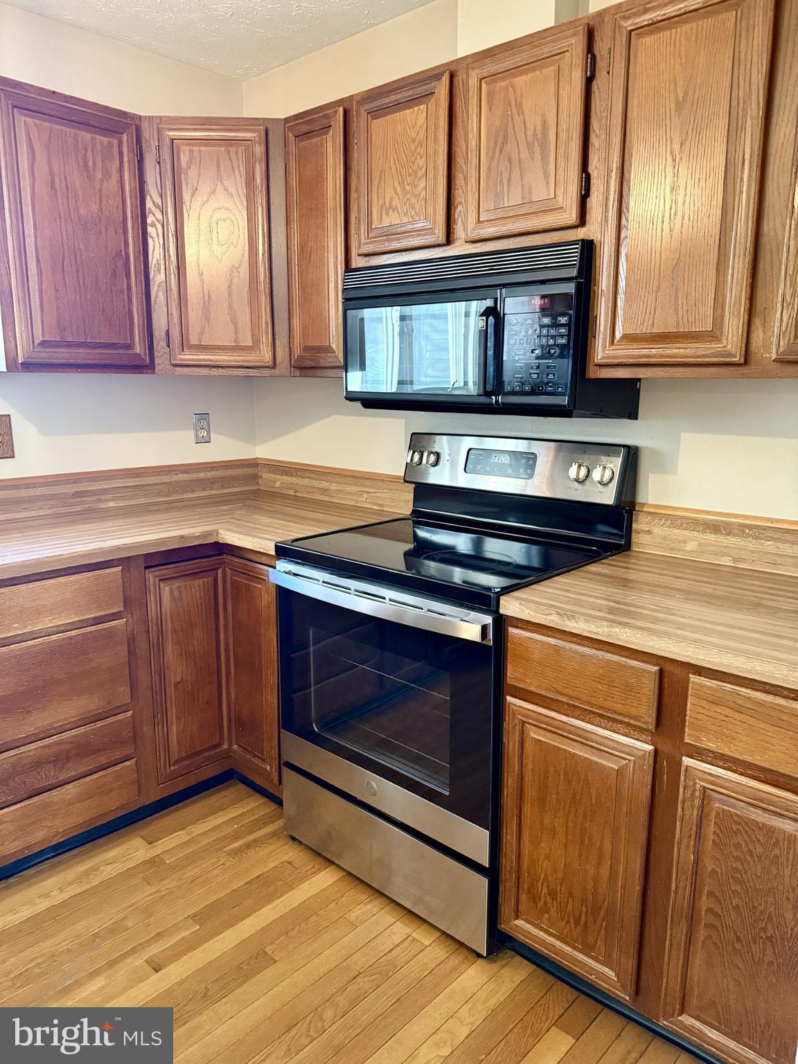 MOUNT AUGUSTINE - Residential Lease