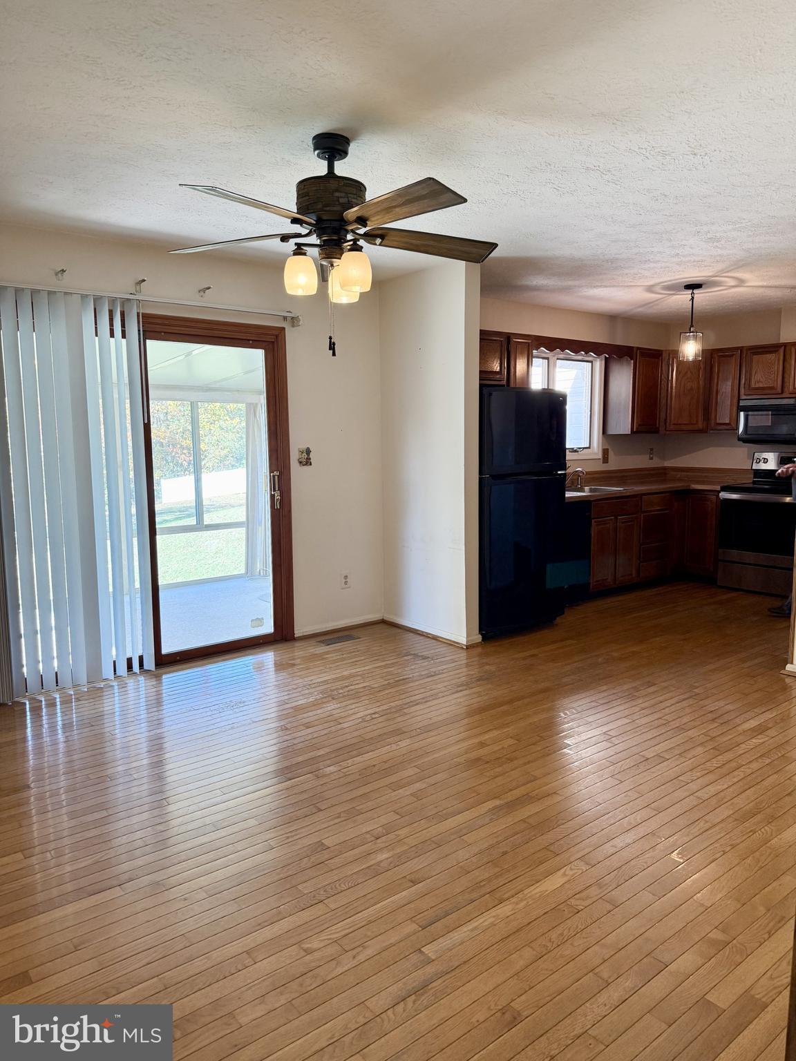 MOUNT AUGUSTINE - Residential Lease