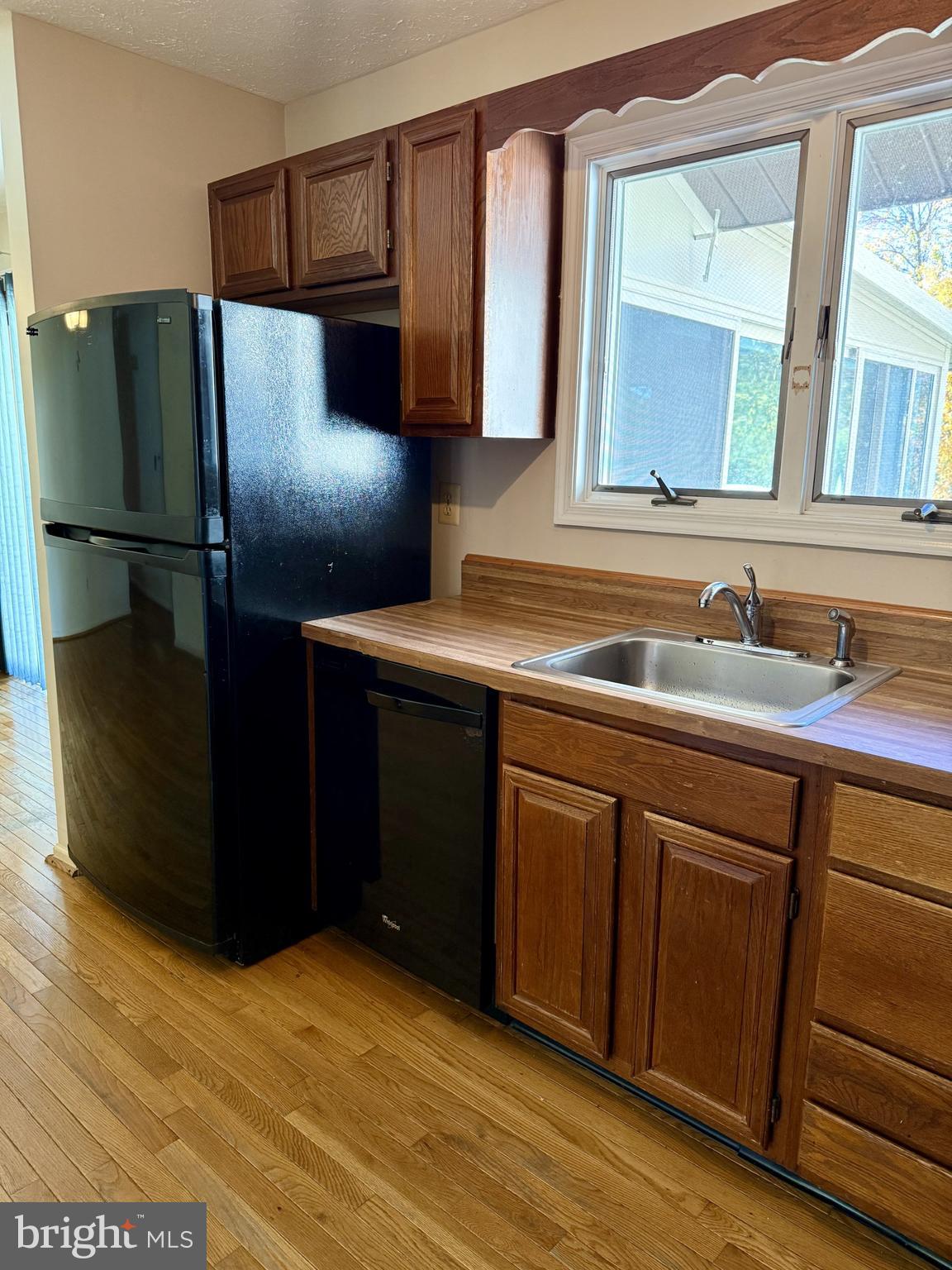 MOUNT AUGUSTINE - Residential Lease