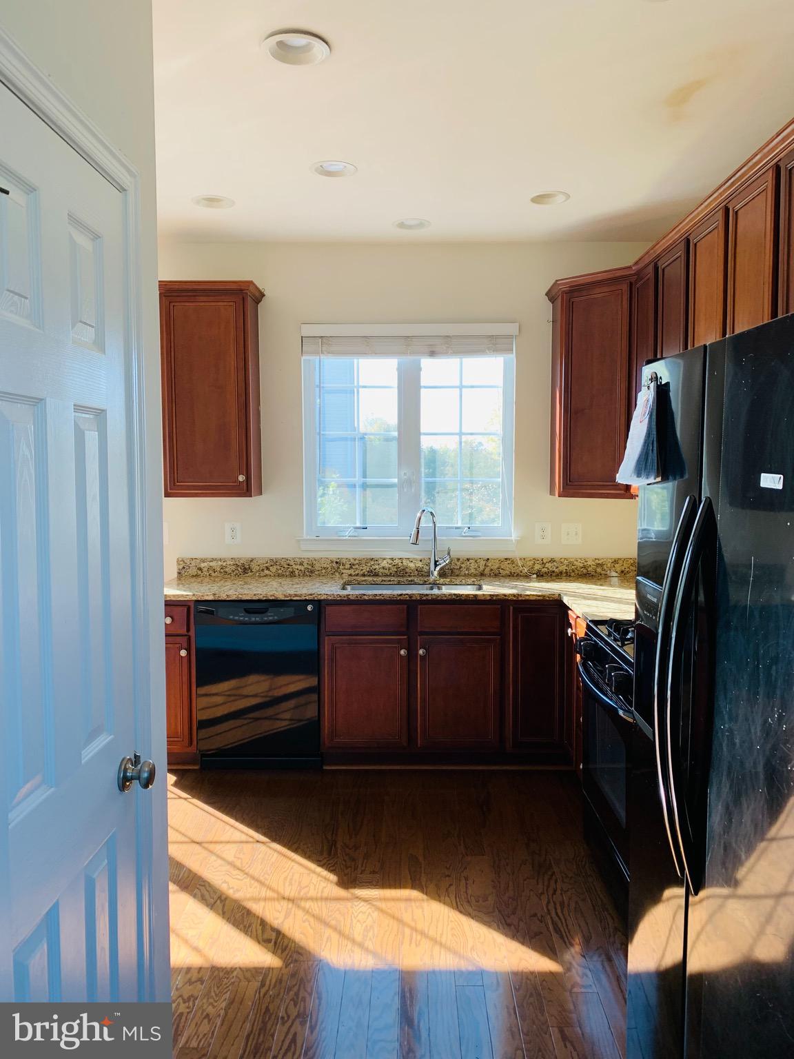 AMBERLEA AT SOUTH RIDING - Residential Lease