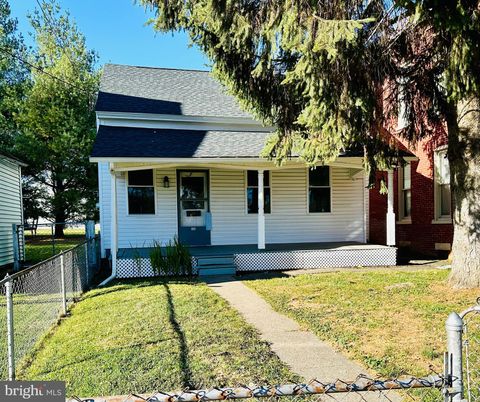 Homes For Sale - 142 W Stiegel Street<br/> Lancaster County, MANHEIM, PA 17545