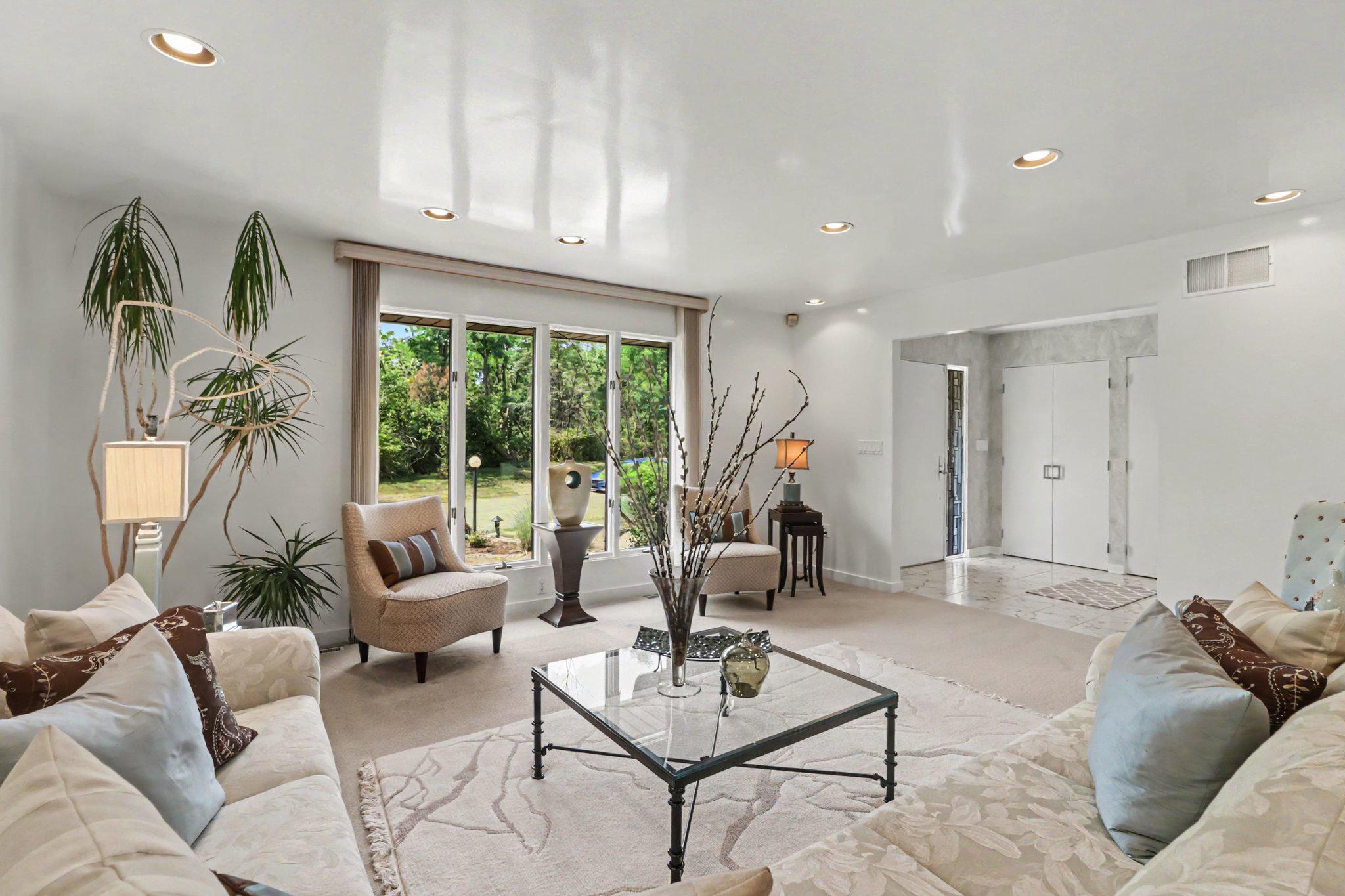 3813 N SARAYO CIRCLE