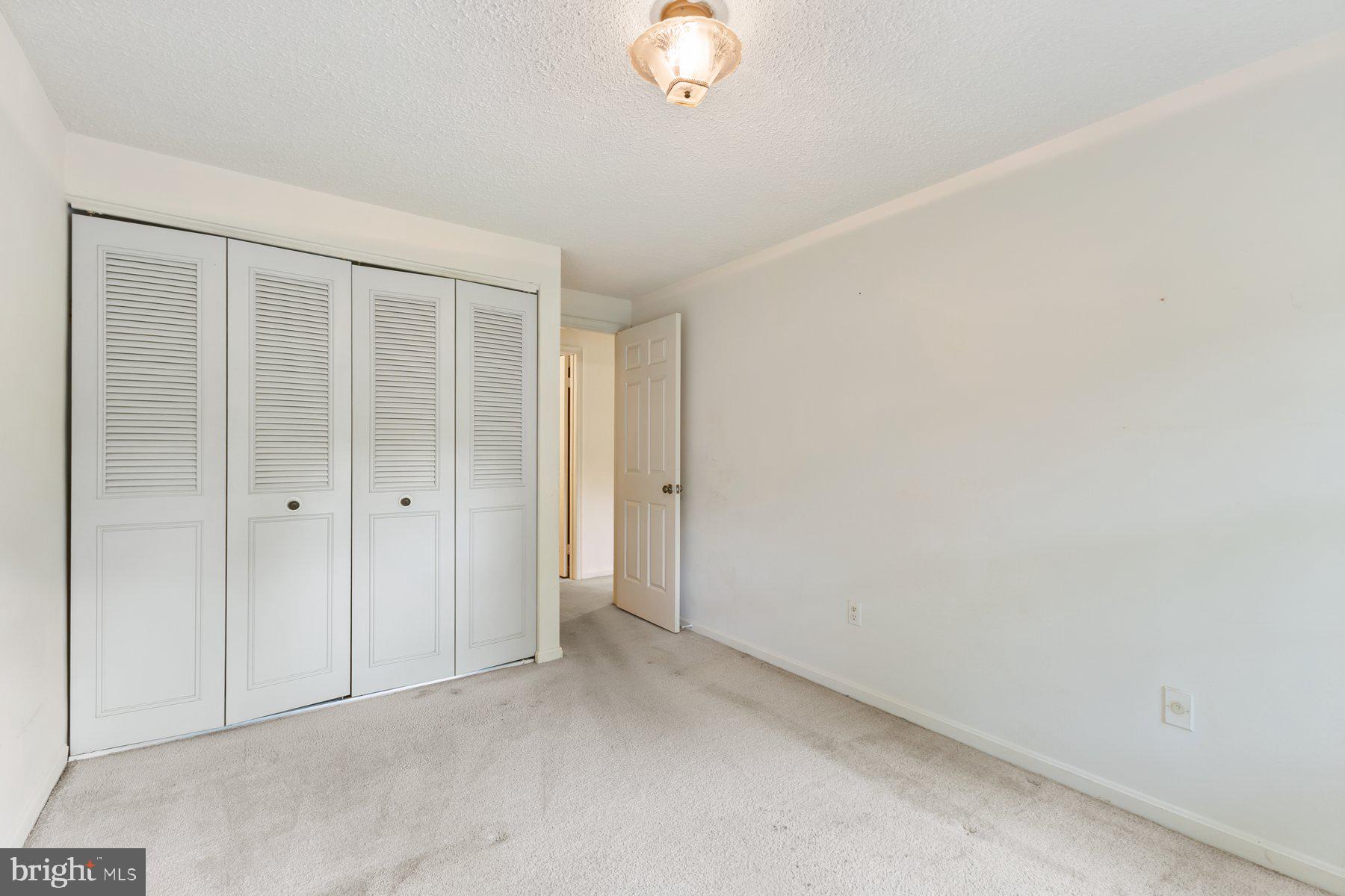 DUMONT OAKS - Residential