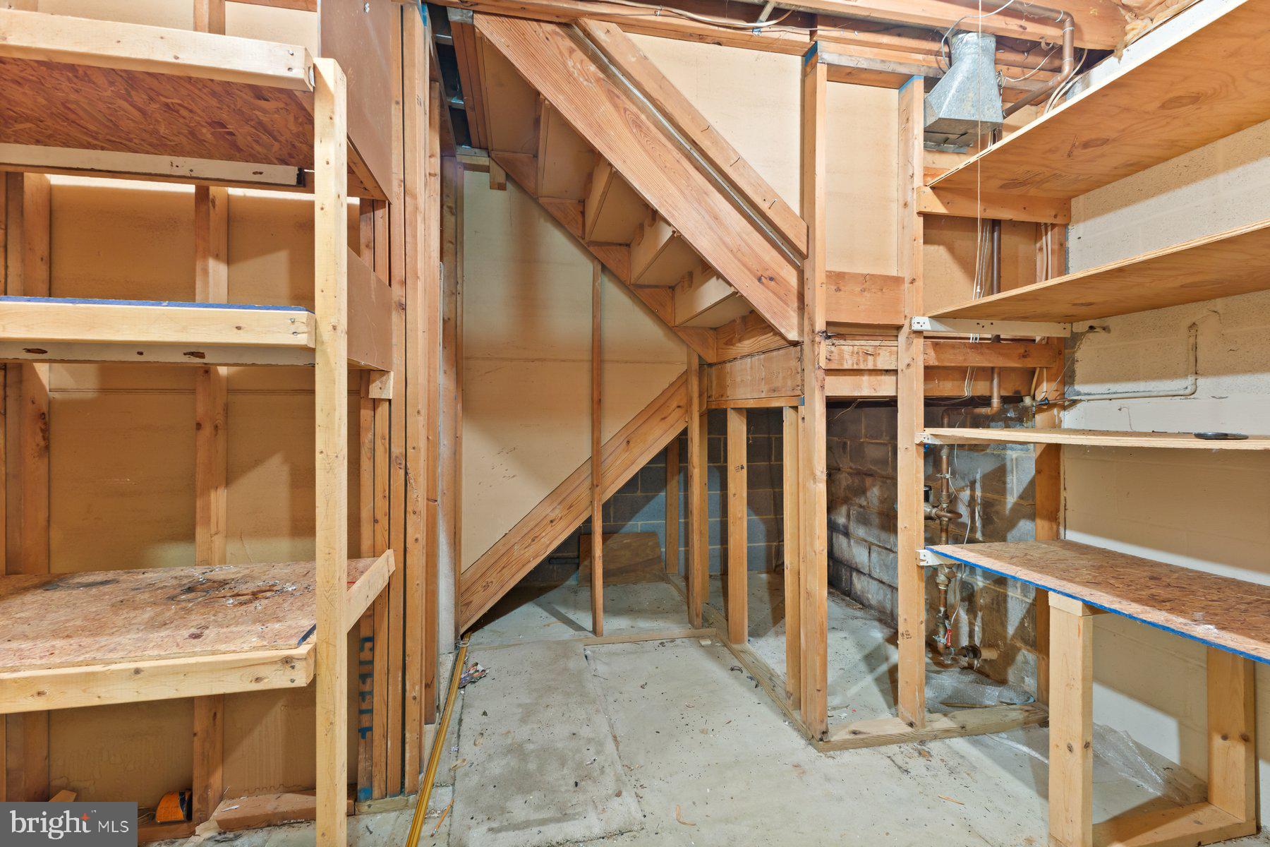 DUMONT OAKS - Residential