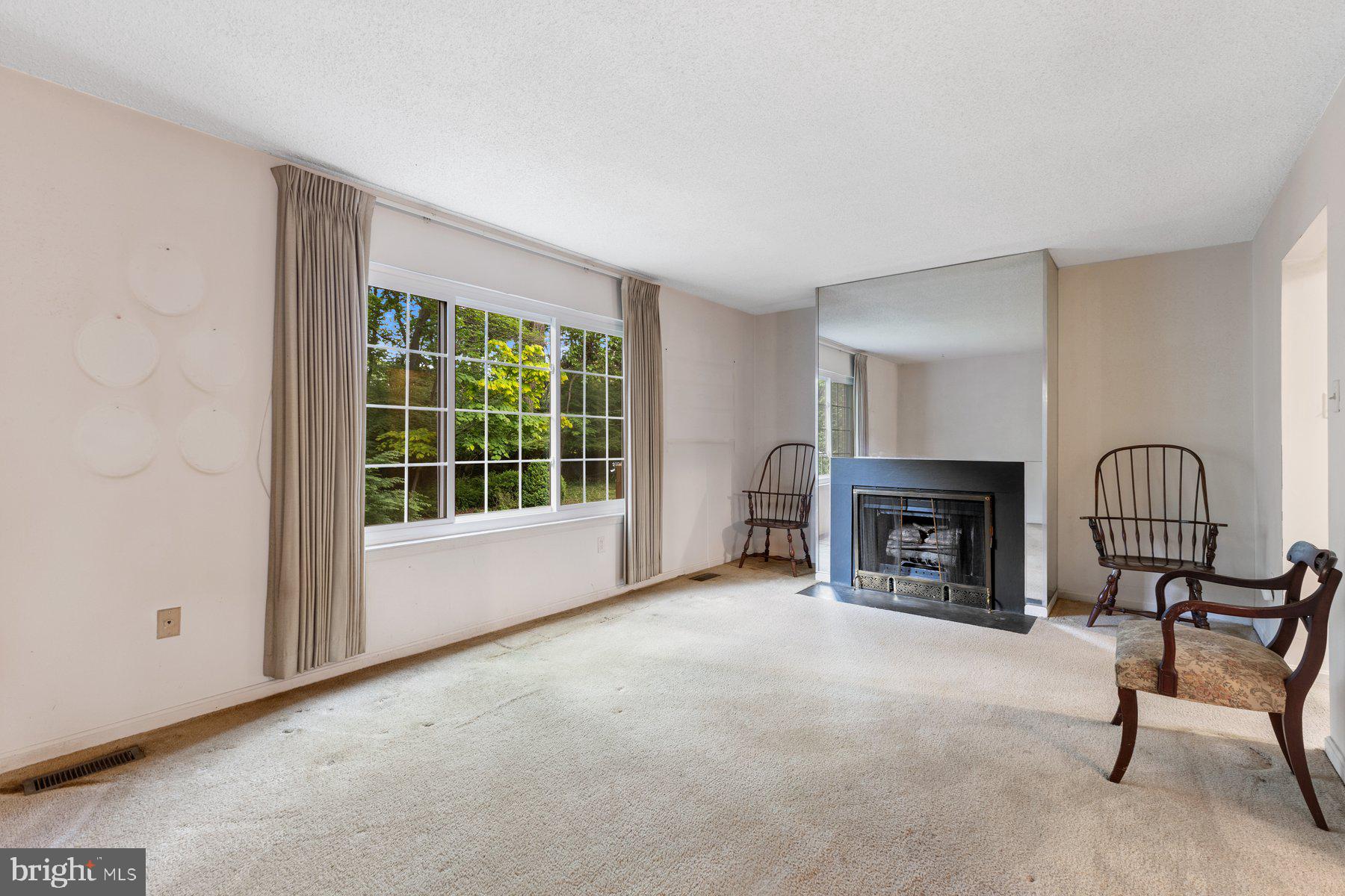 DUMONT OAKS - Residential