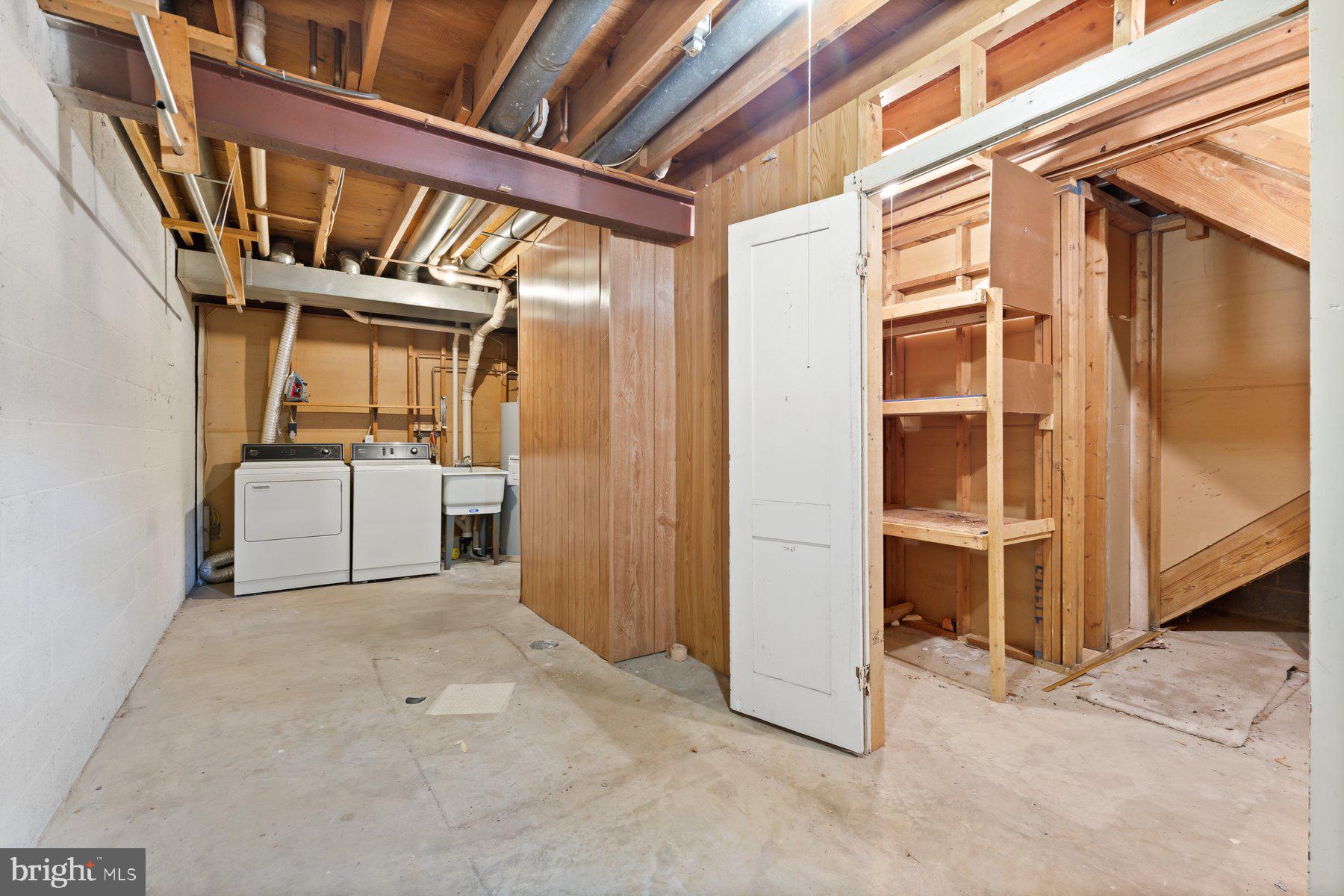 DUMONT OAKS - Residential