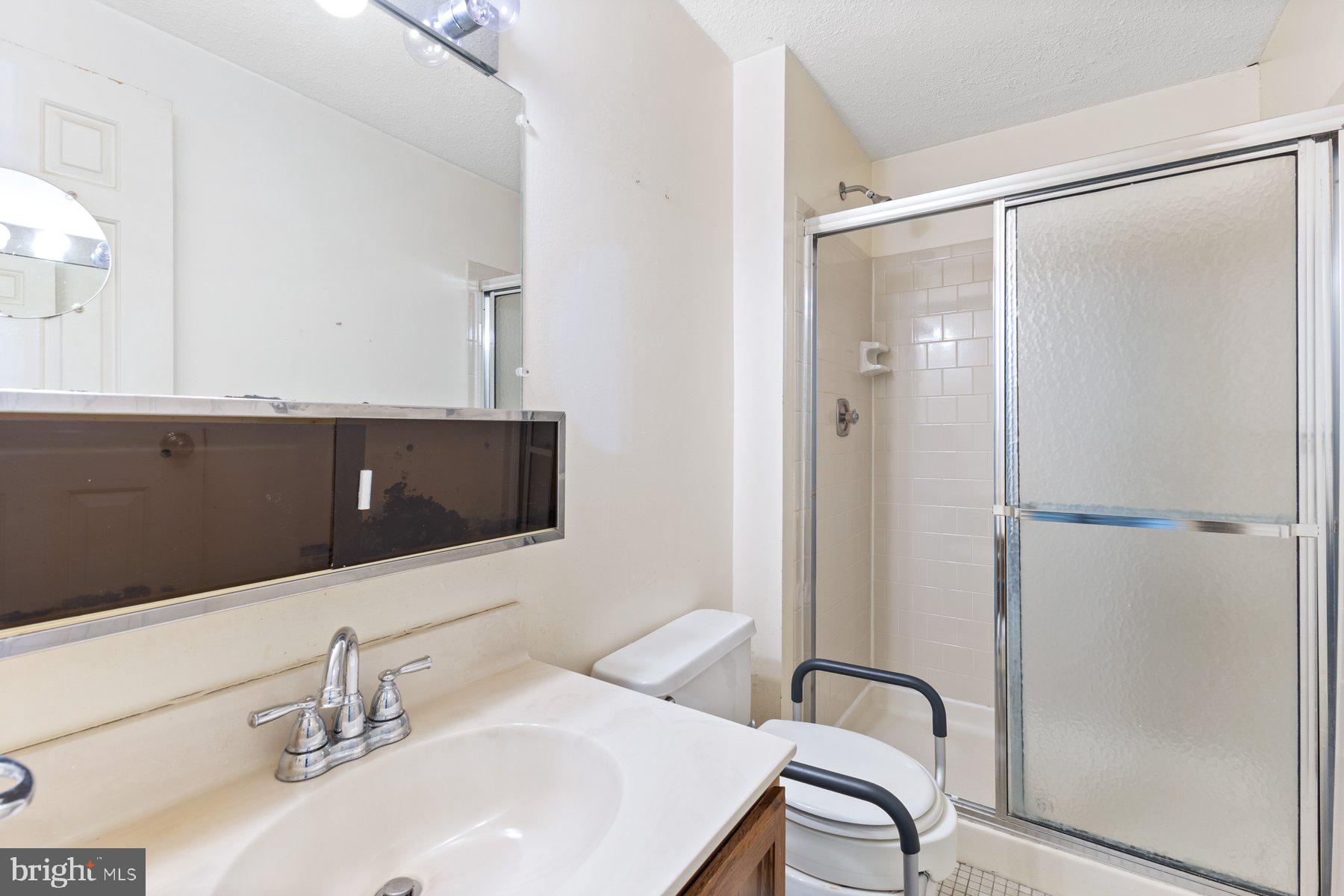 DUMONT OAKS - Residential