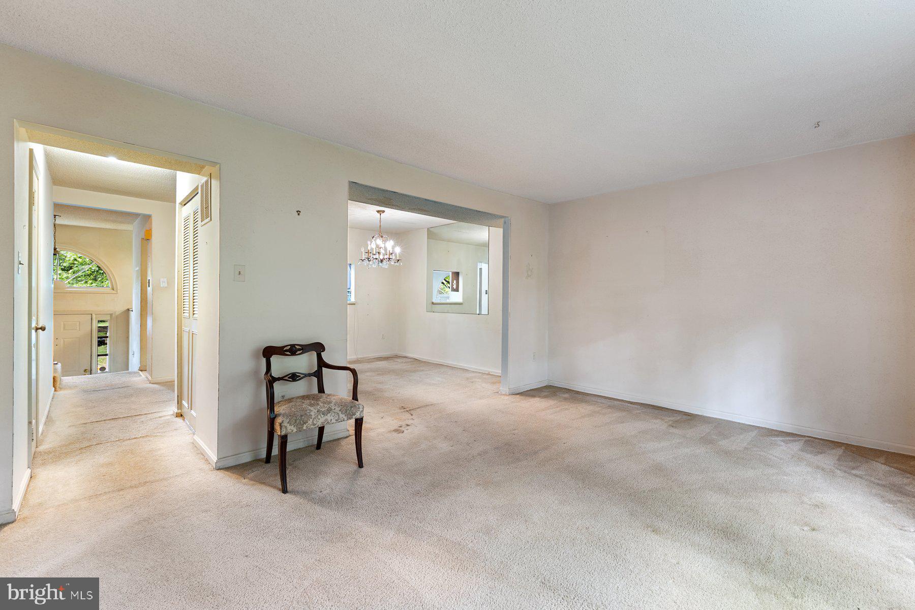 DUMONT OAKS - Residential