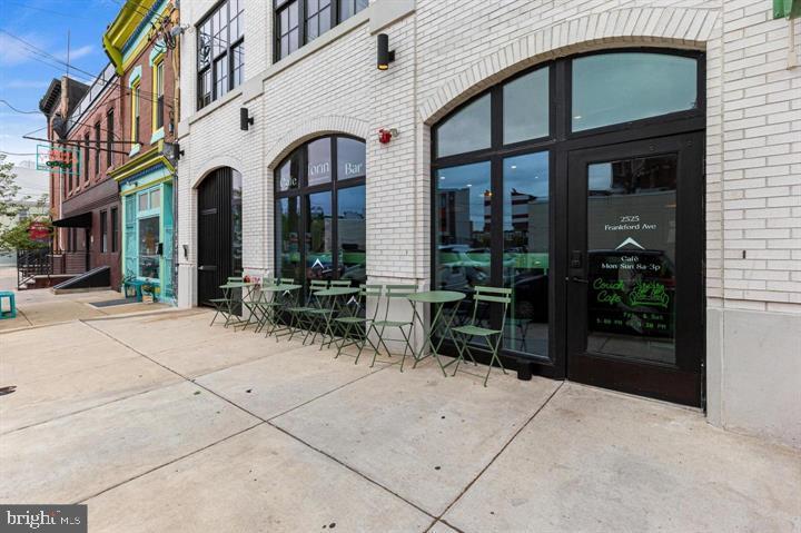 FISHTOWN - Commercial Sale