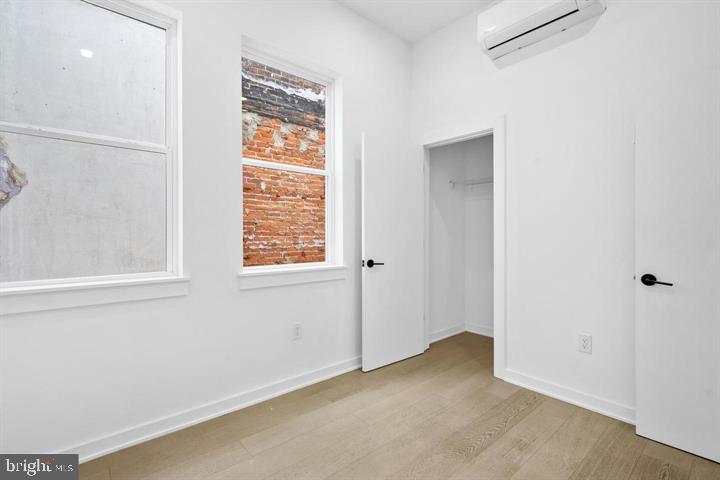 FISHTOWN - Commercial Sale