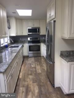 STEWART LEVEL - Residential Lease