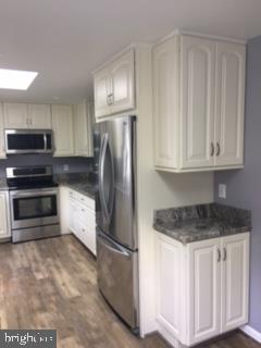 STEWART LEVEL - Residential Lease