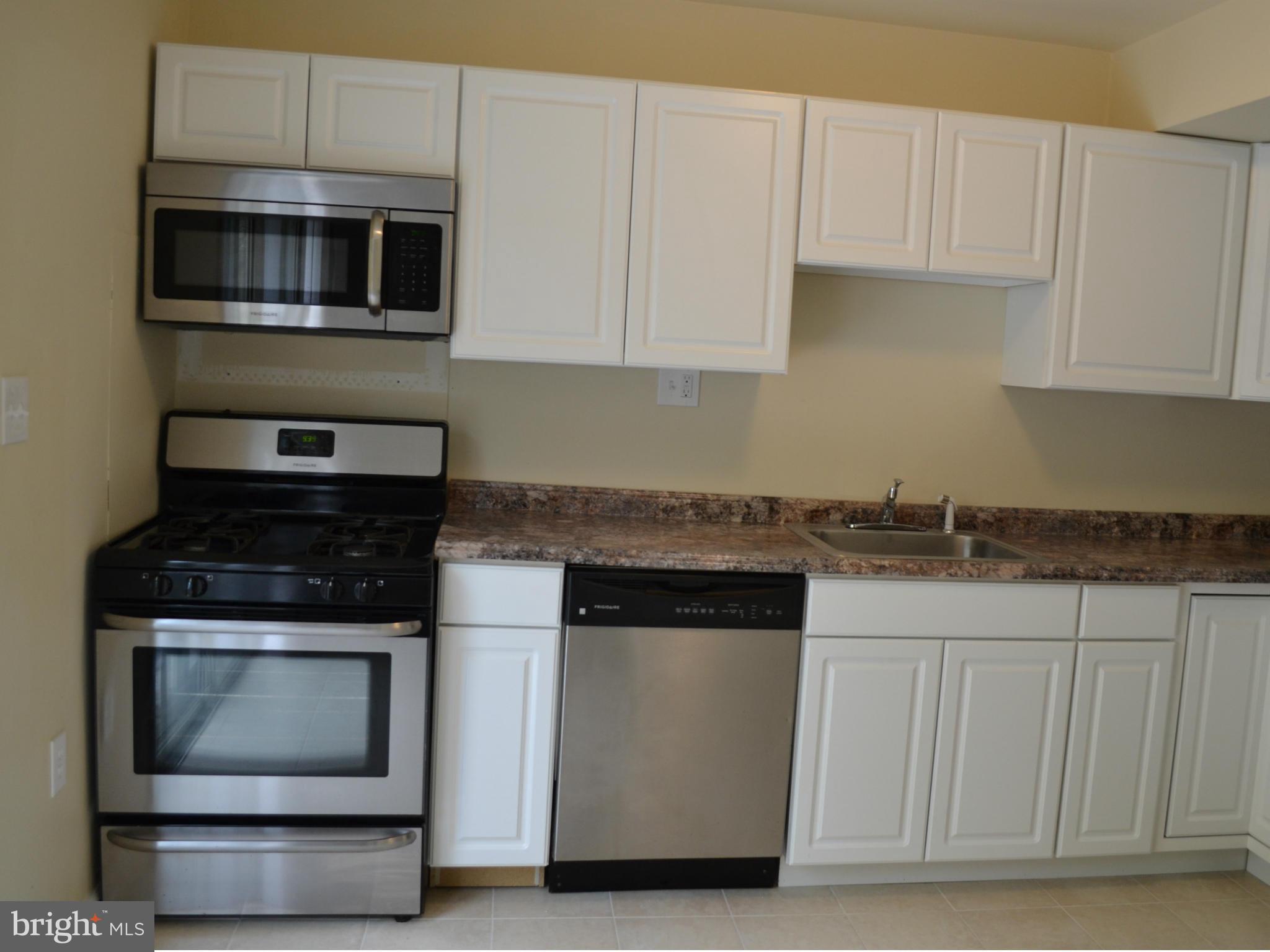 SUSSEX SQUARE CONDO - Residential Lease