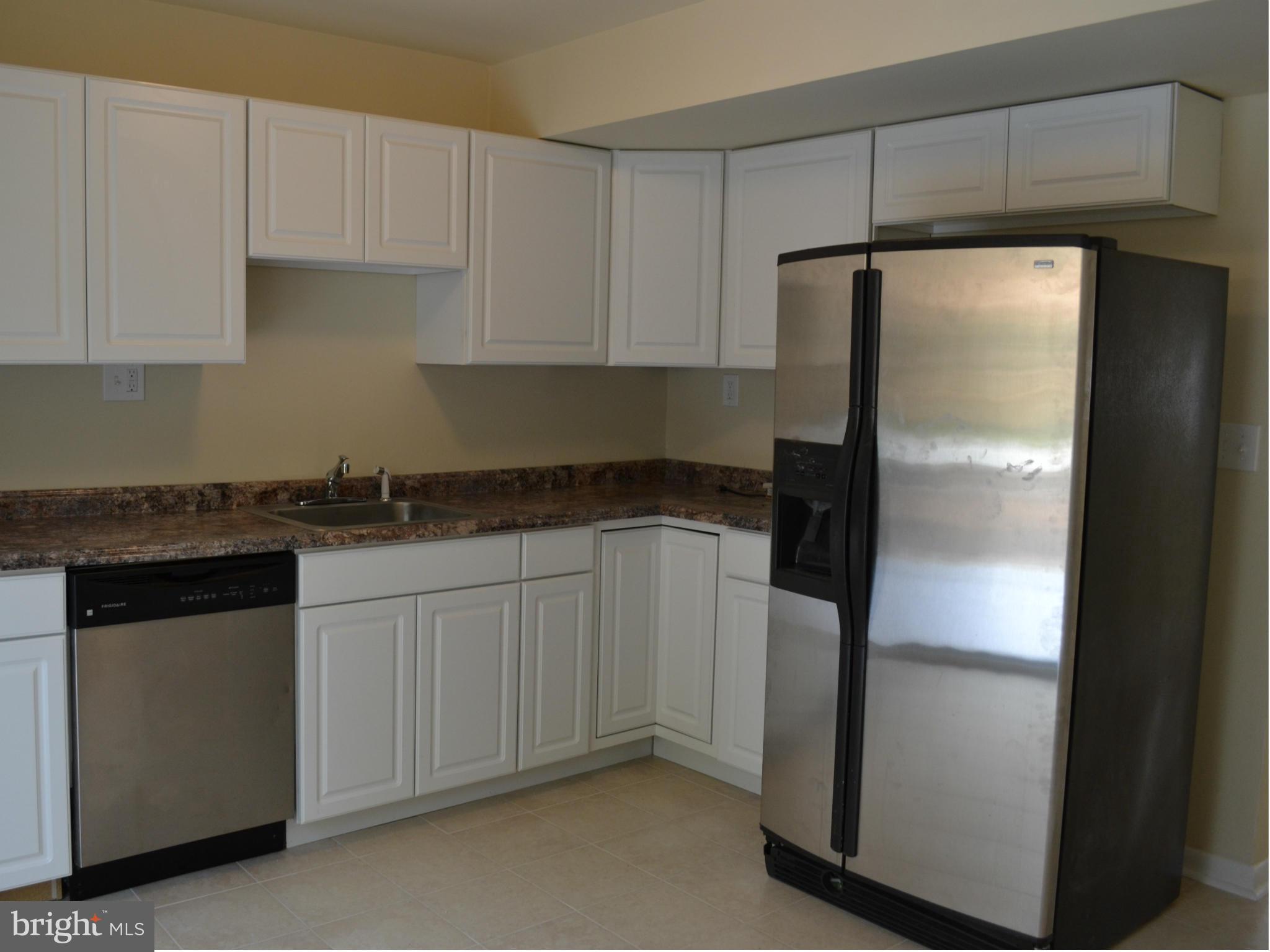 SUSSEX SQUARE CONDO - Residential Lease