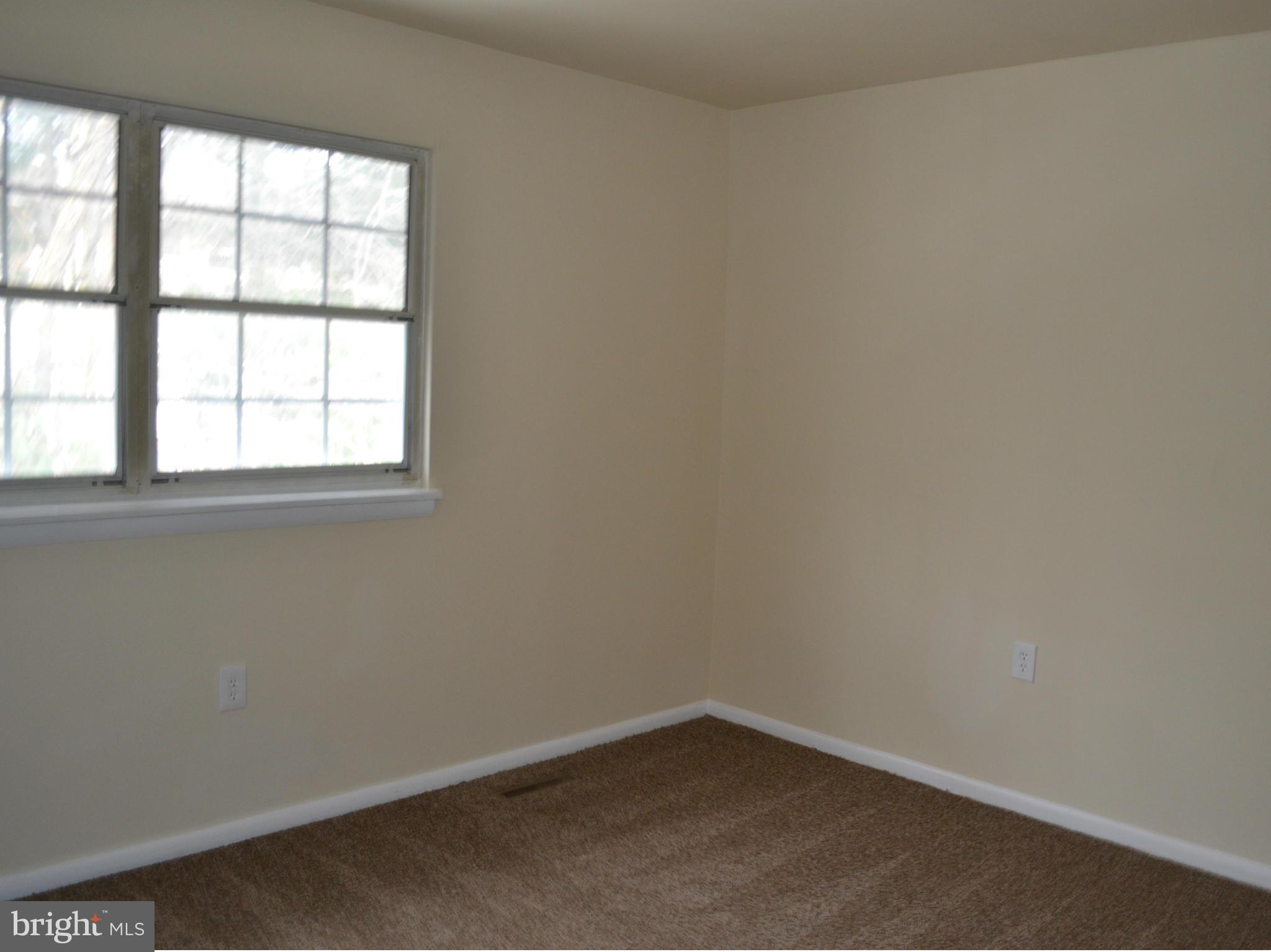 SUSSEX SQUARE CONDO - Residential Lease