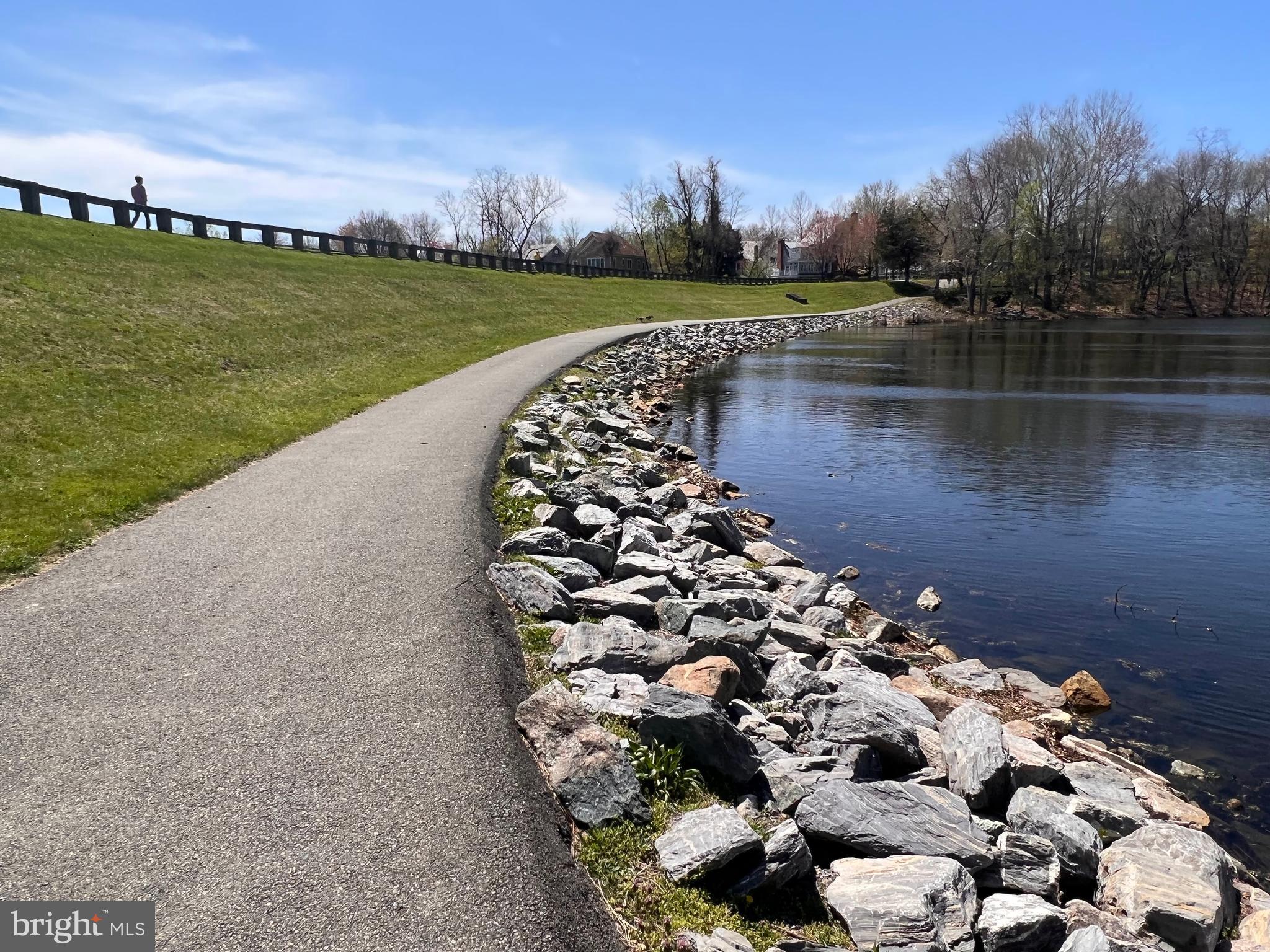 LAKELANDS - Residential