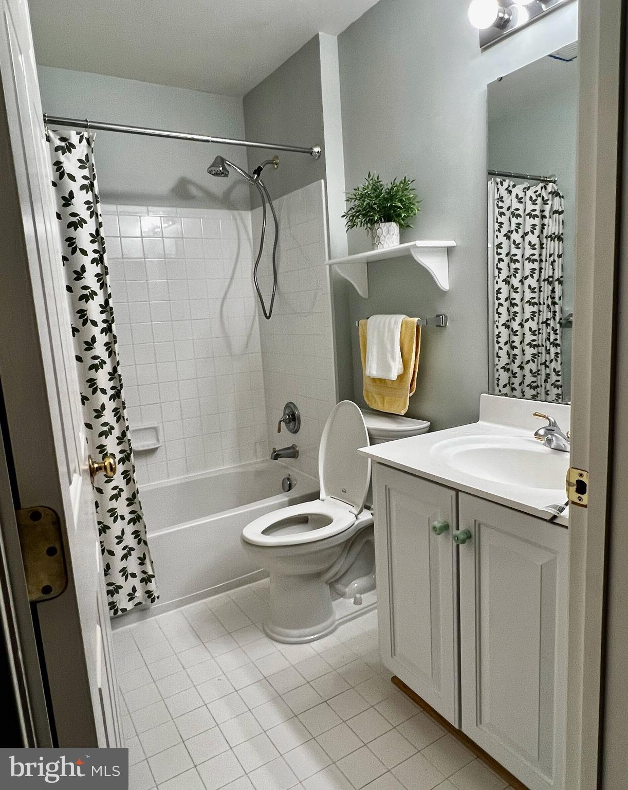 LAKELANDS - Residential