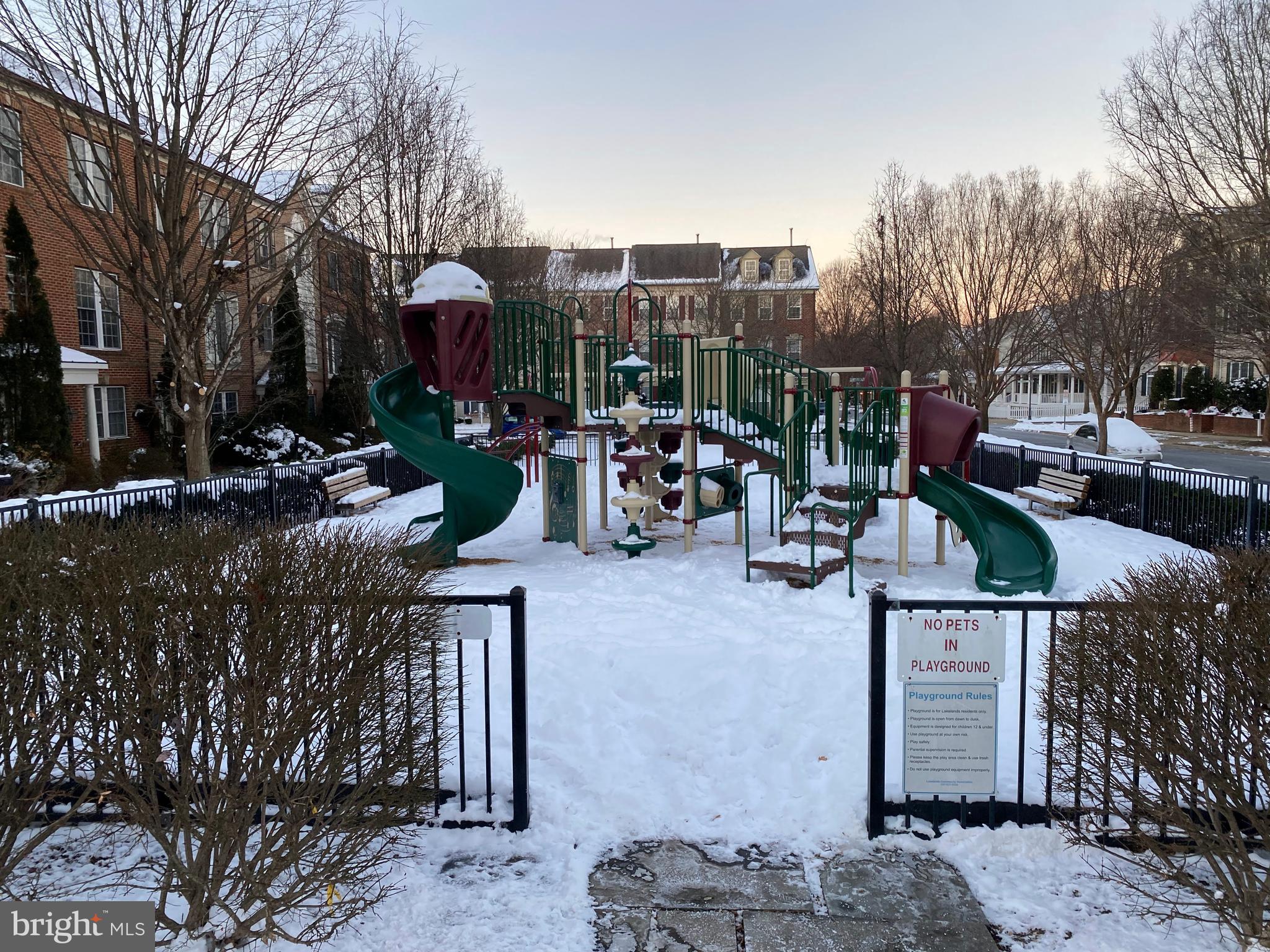 LAKELANDS - Residential