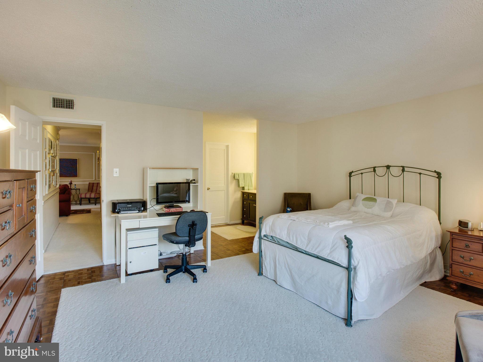 WATERGATE AT LANDMARK - Residential