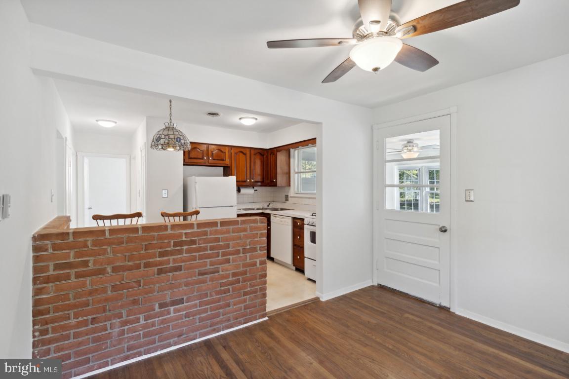 LONGVIEW PLACE - Residential