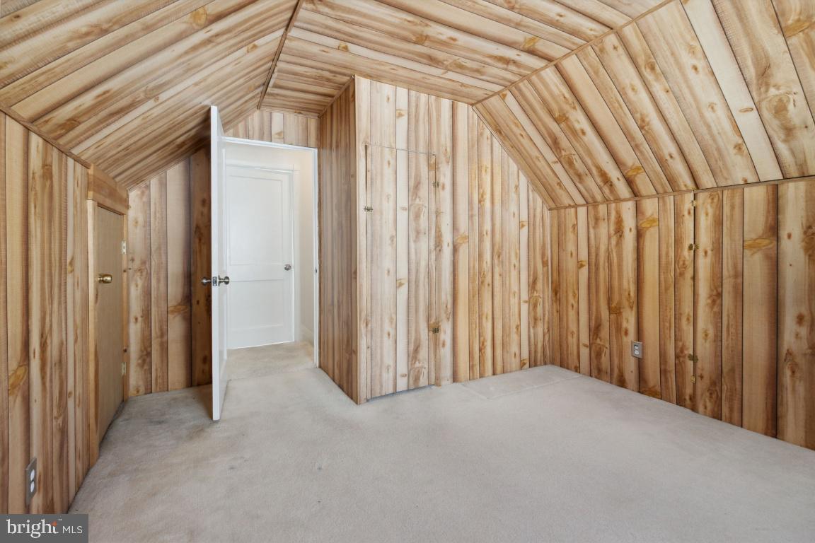 LONGVIEW PLACE - Residential