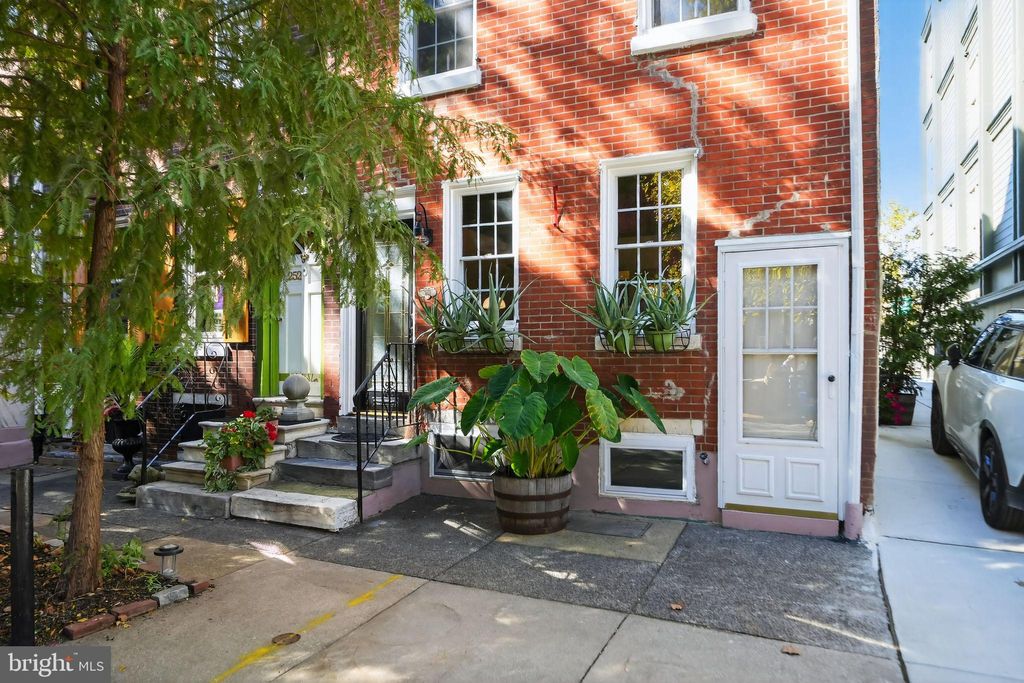 Photo of 254 N Lawrence Street, PHILADELPHIA, PA 19106 (MLS # PAPH2547422)