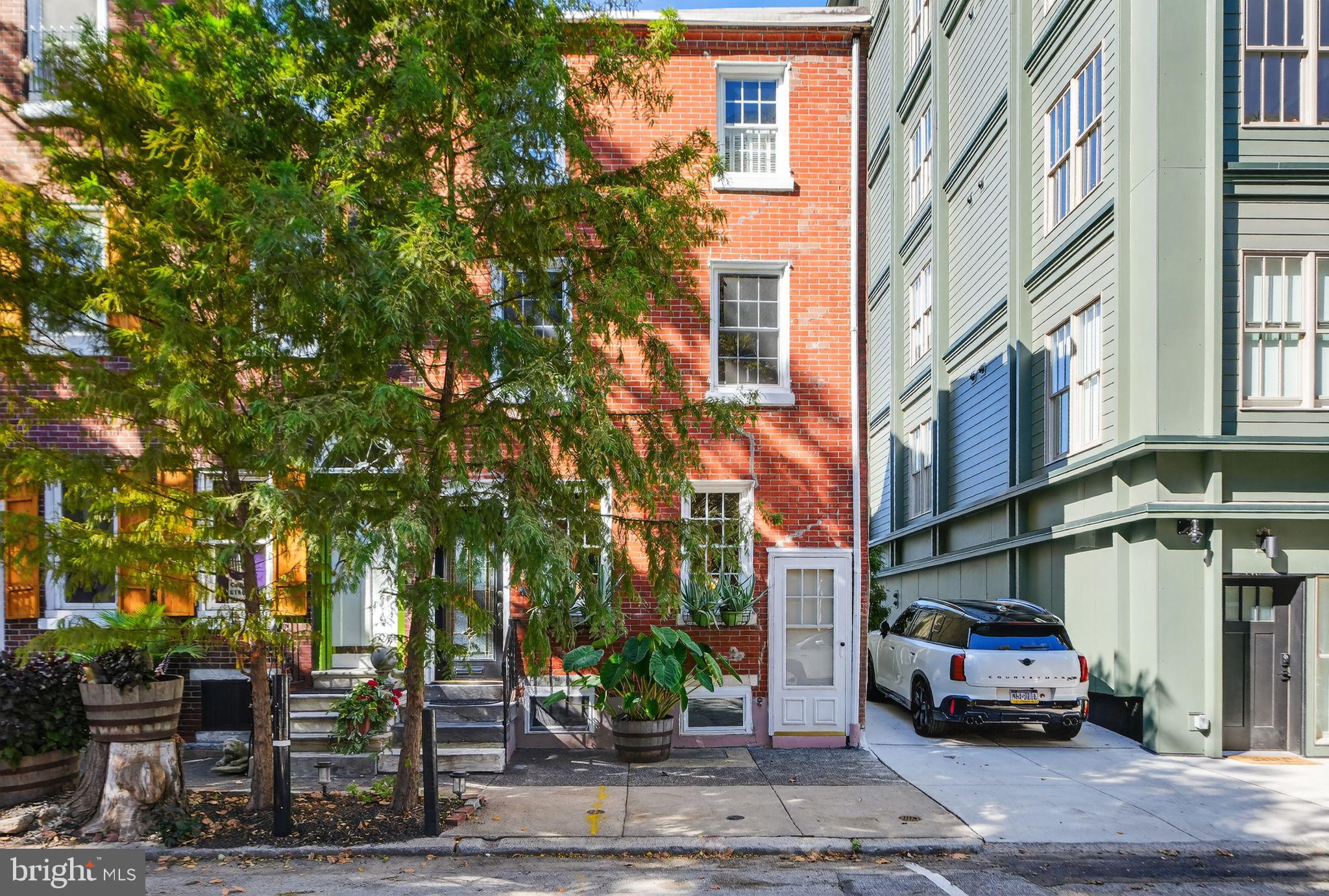254 N LAWRENCE STREET