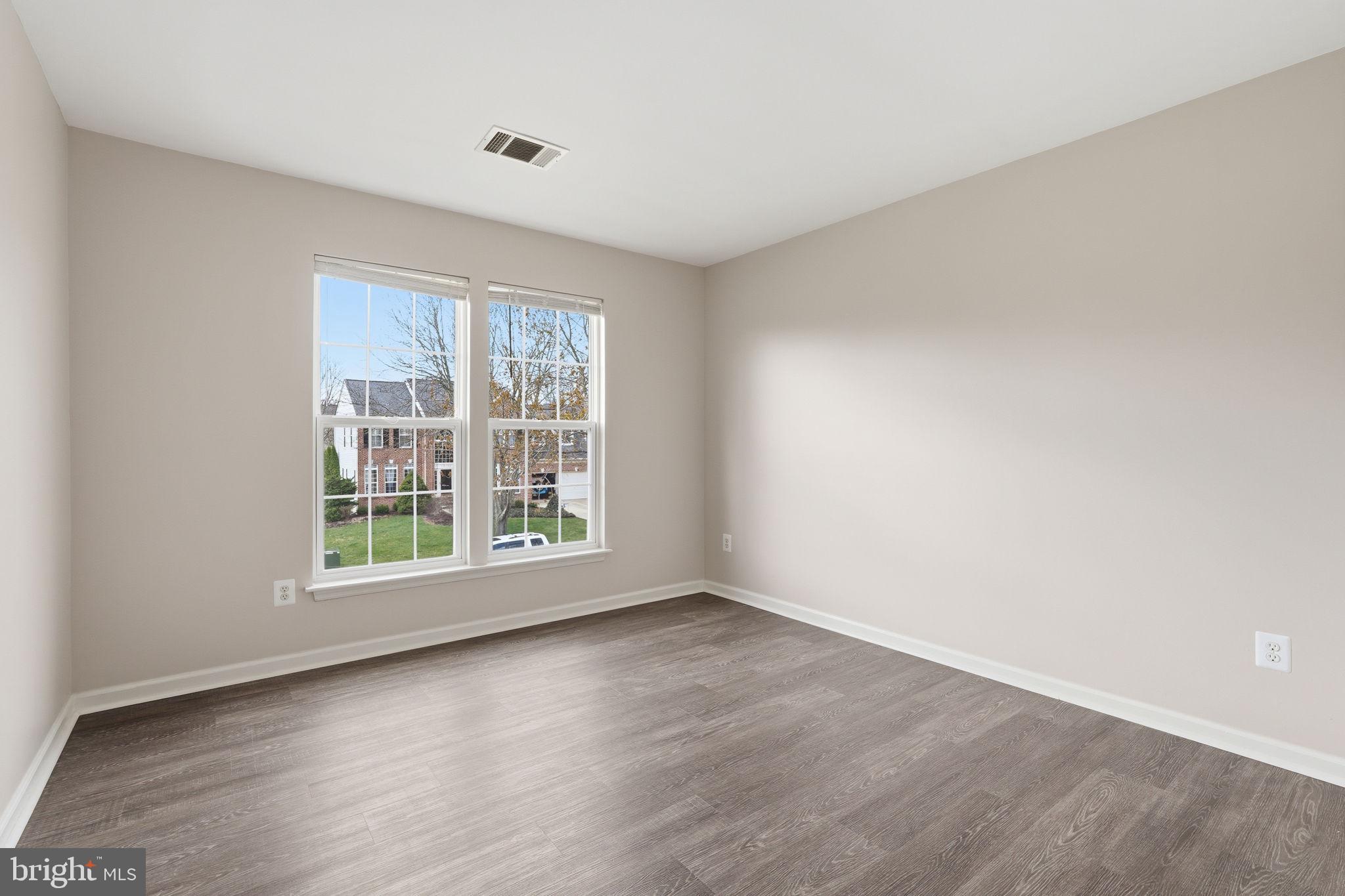 BROADLANDS - Residential