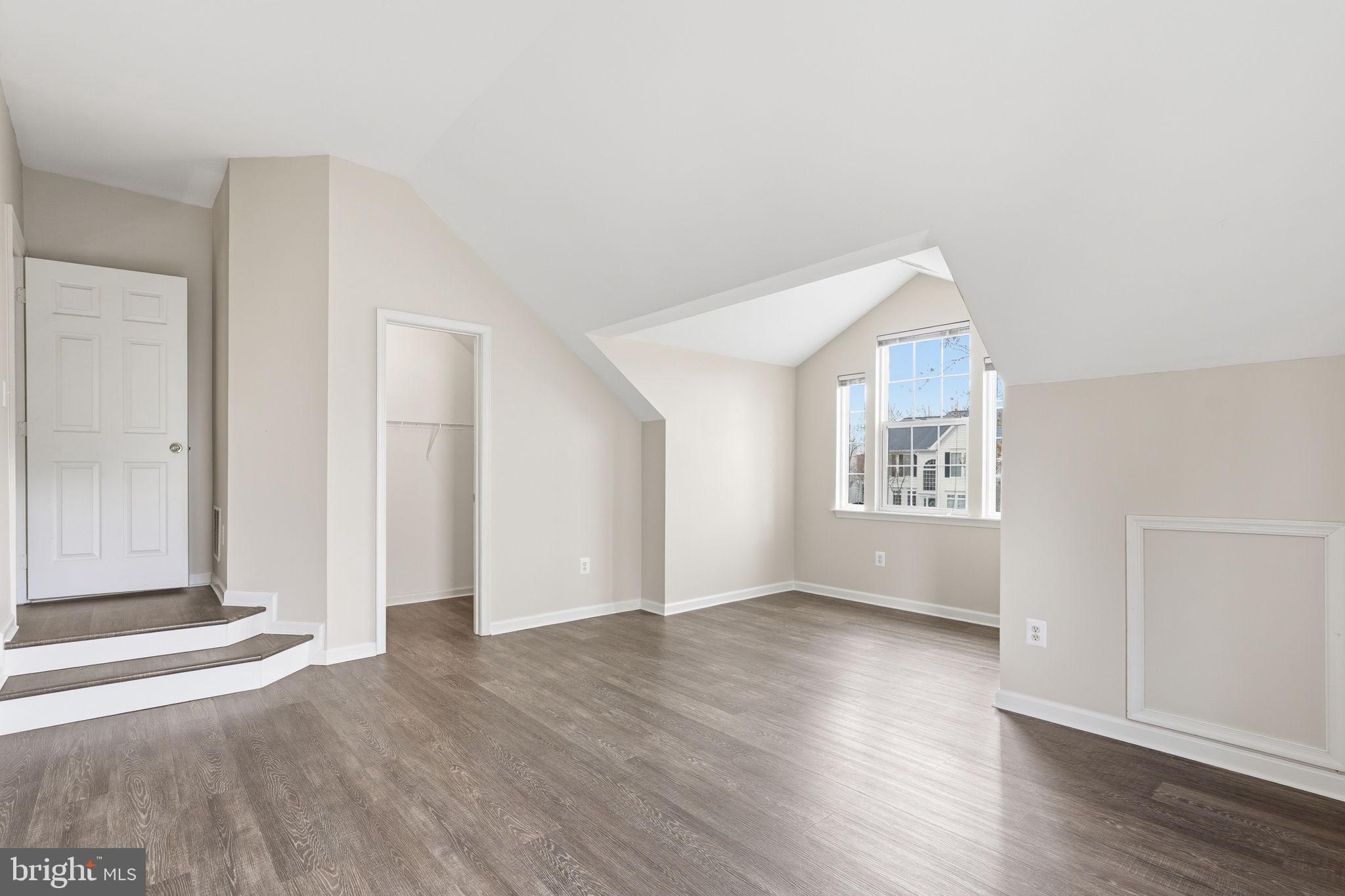 BROADLANDS - Residential