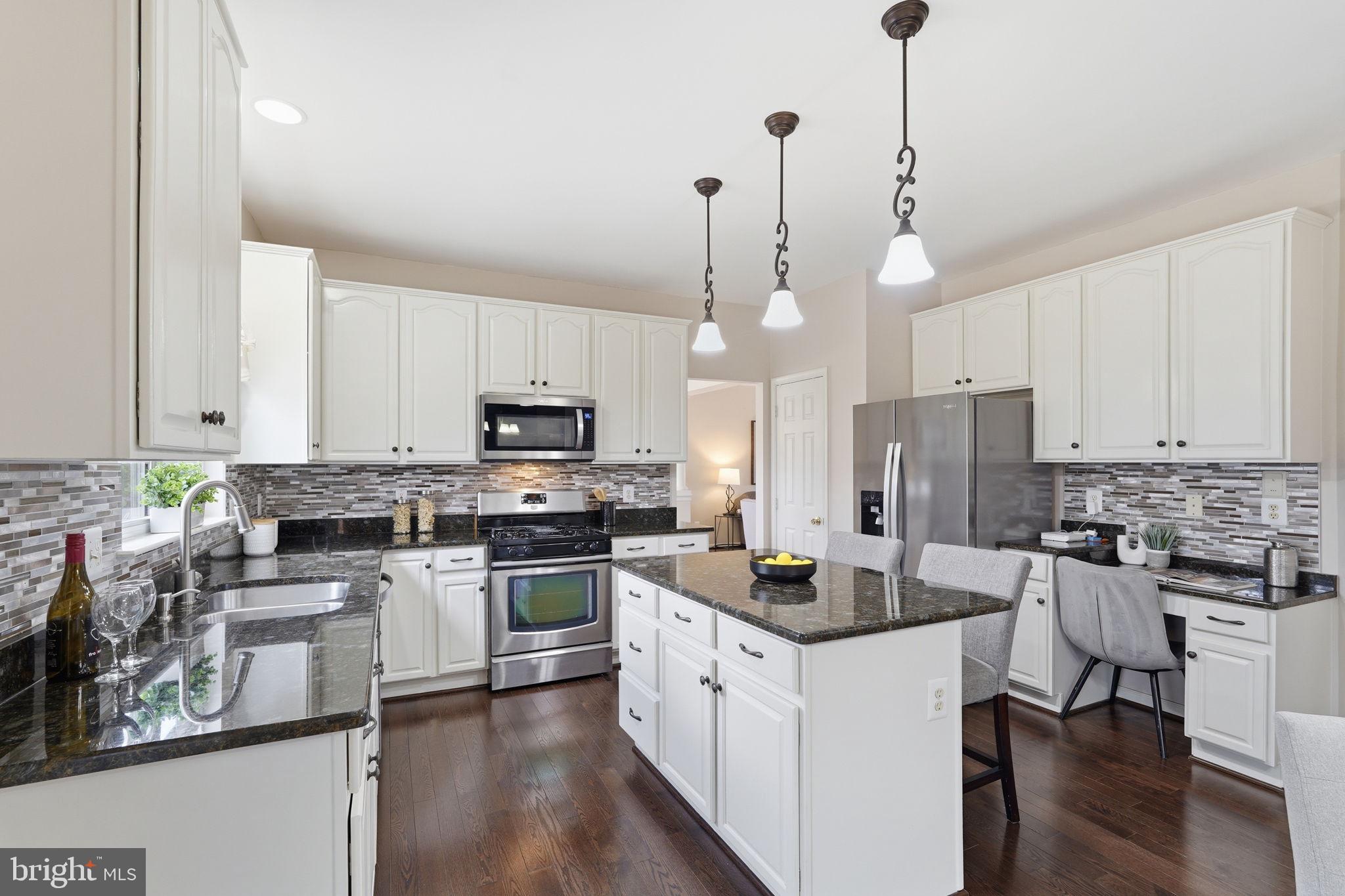 BROADLANDS - Residential