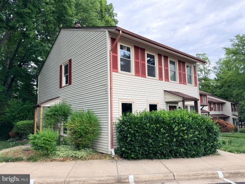 Townhouse For Rent - 2823 Chablis Circle<br/> WOODBRIDGE, VA 22192