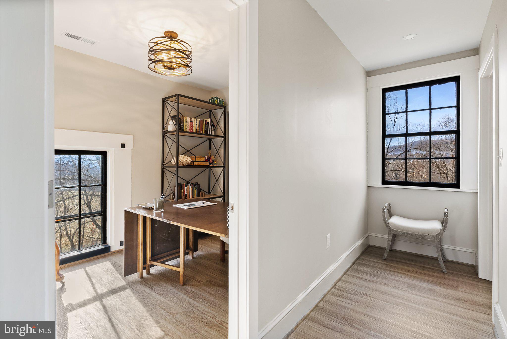 FLINT HILL - Residential