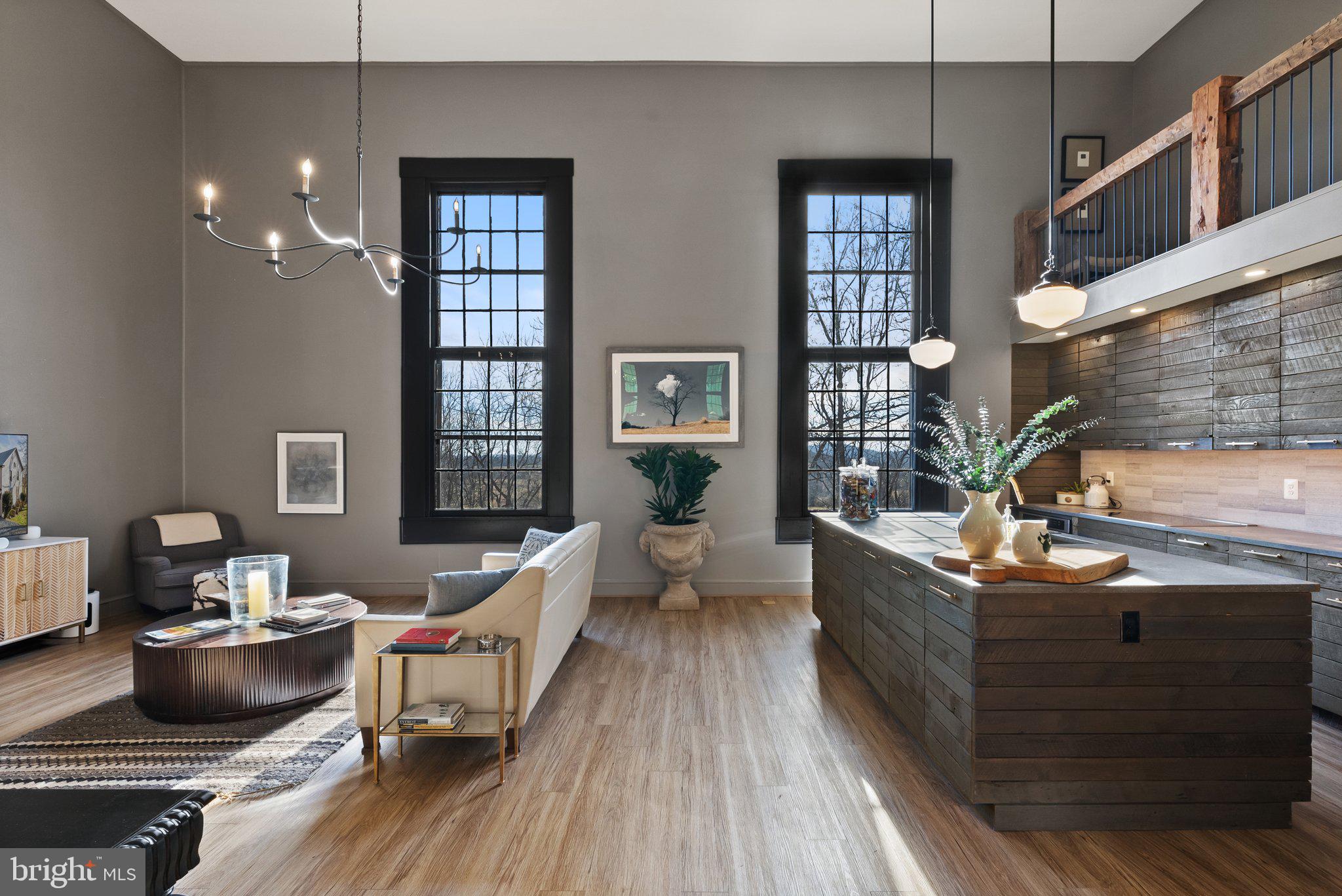 FLINT HILL - Residential