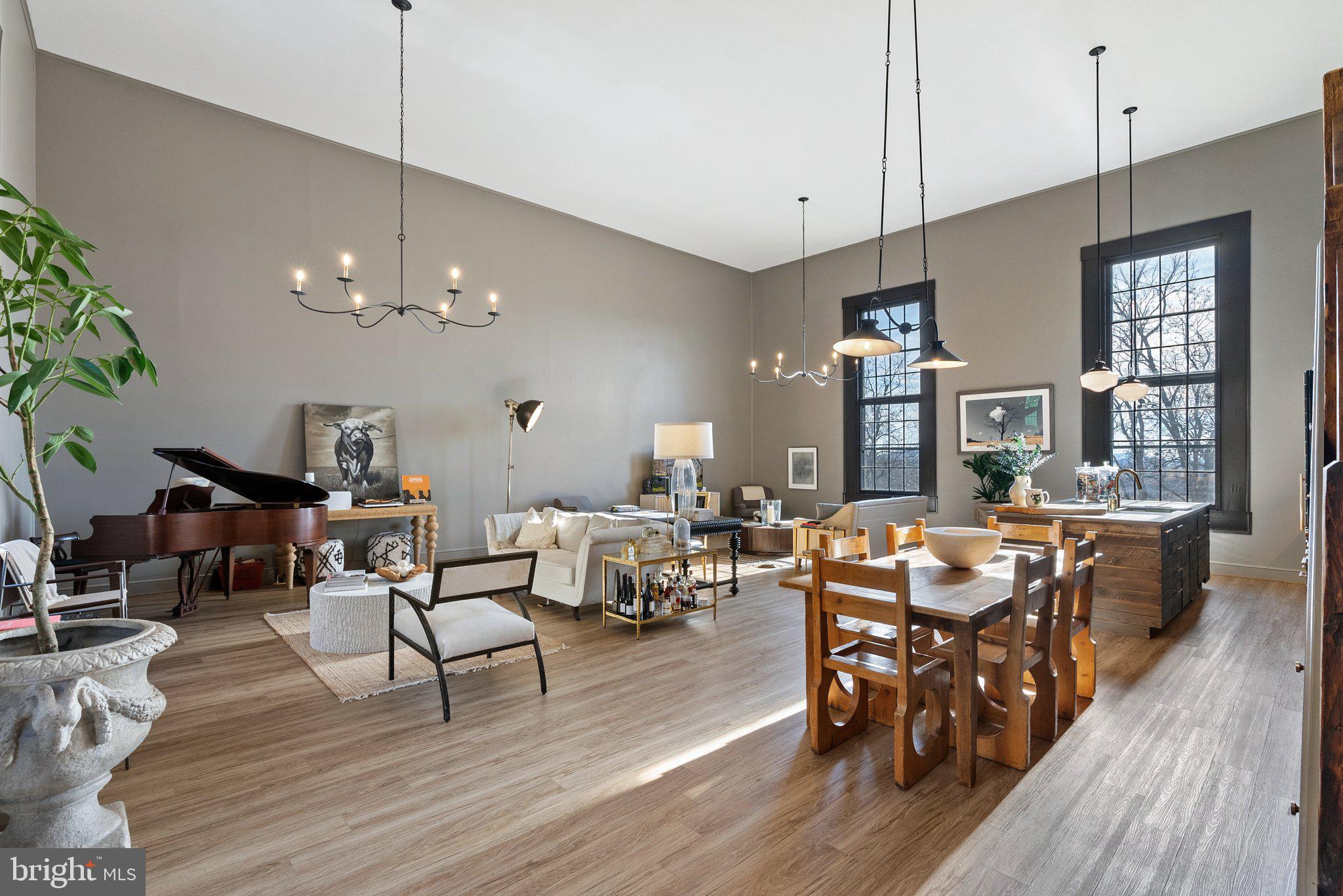 FLINT HILL - Residential