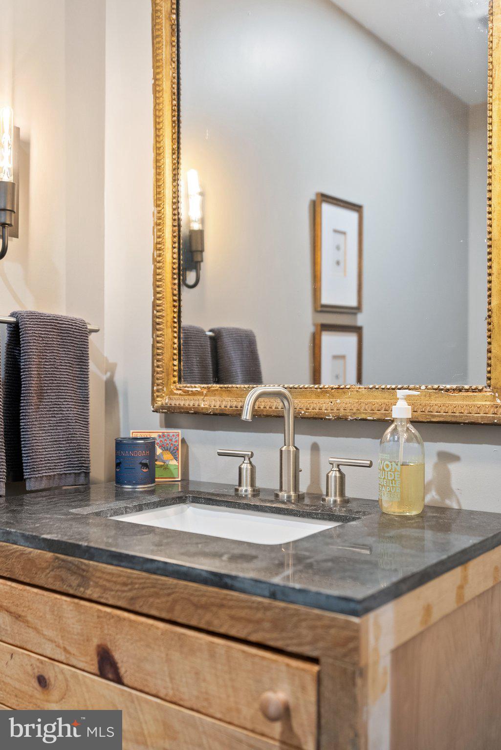 FLINT HILL - Residential