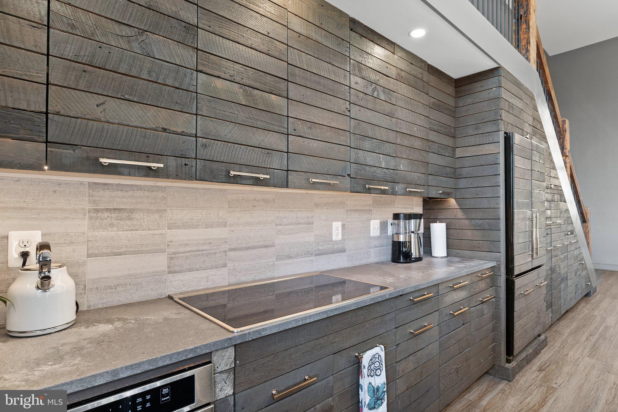 FLINT HILL - Residential