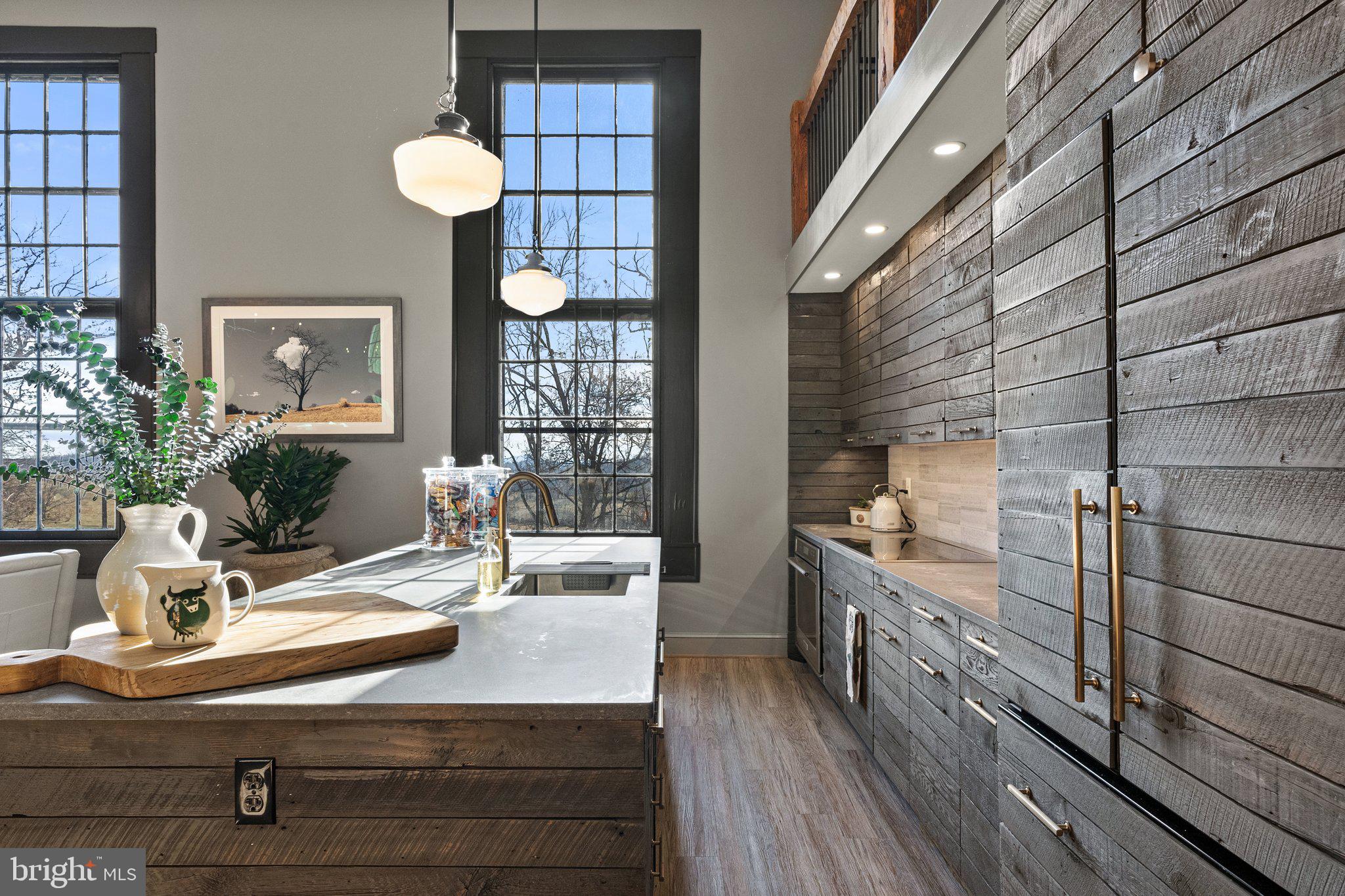 FLINT HILL - Residential