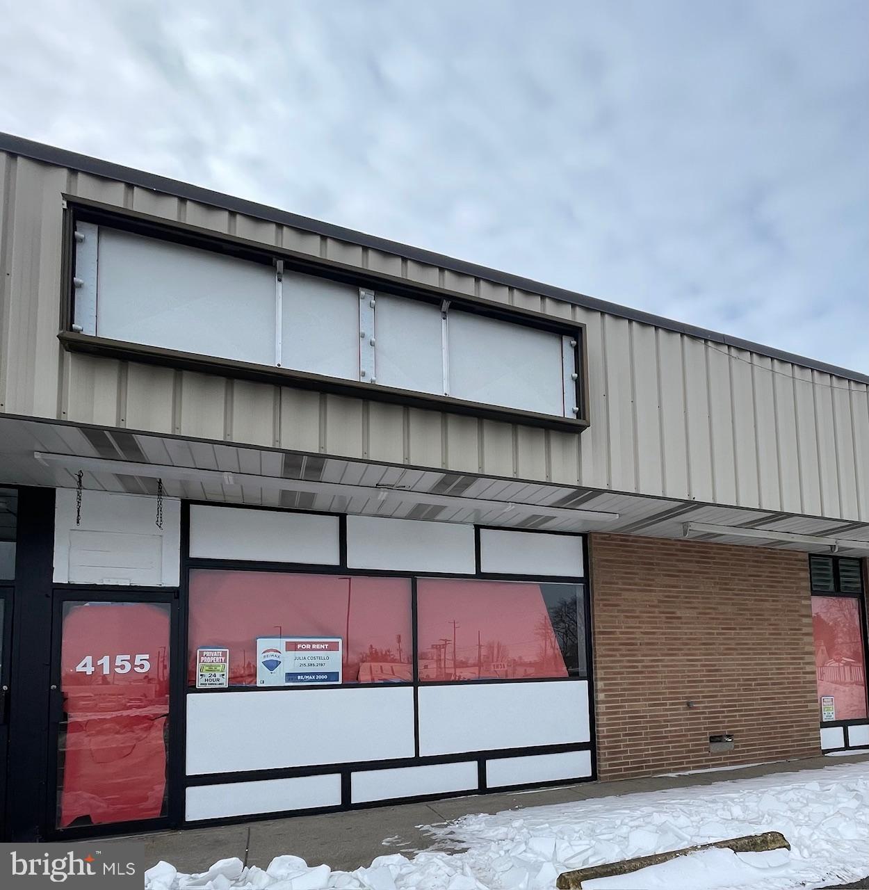 LEVITTOWN - Commercial Sale