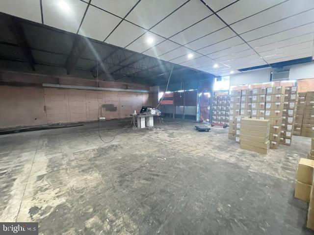 LEVITTOWN - Commercial Sale