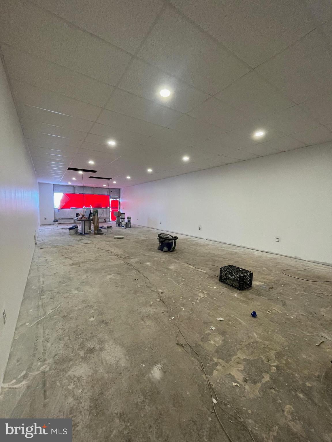 LEVITTOWN - Commercial Sale