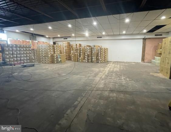 LEVITTOWN - Commercial Sale