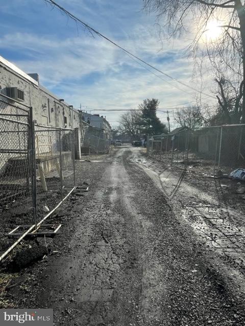 LEVITTOWN - Commercial Sale