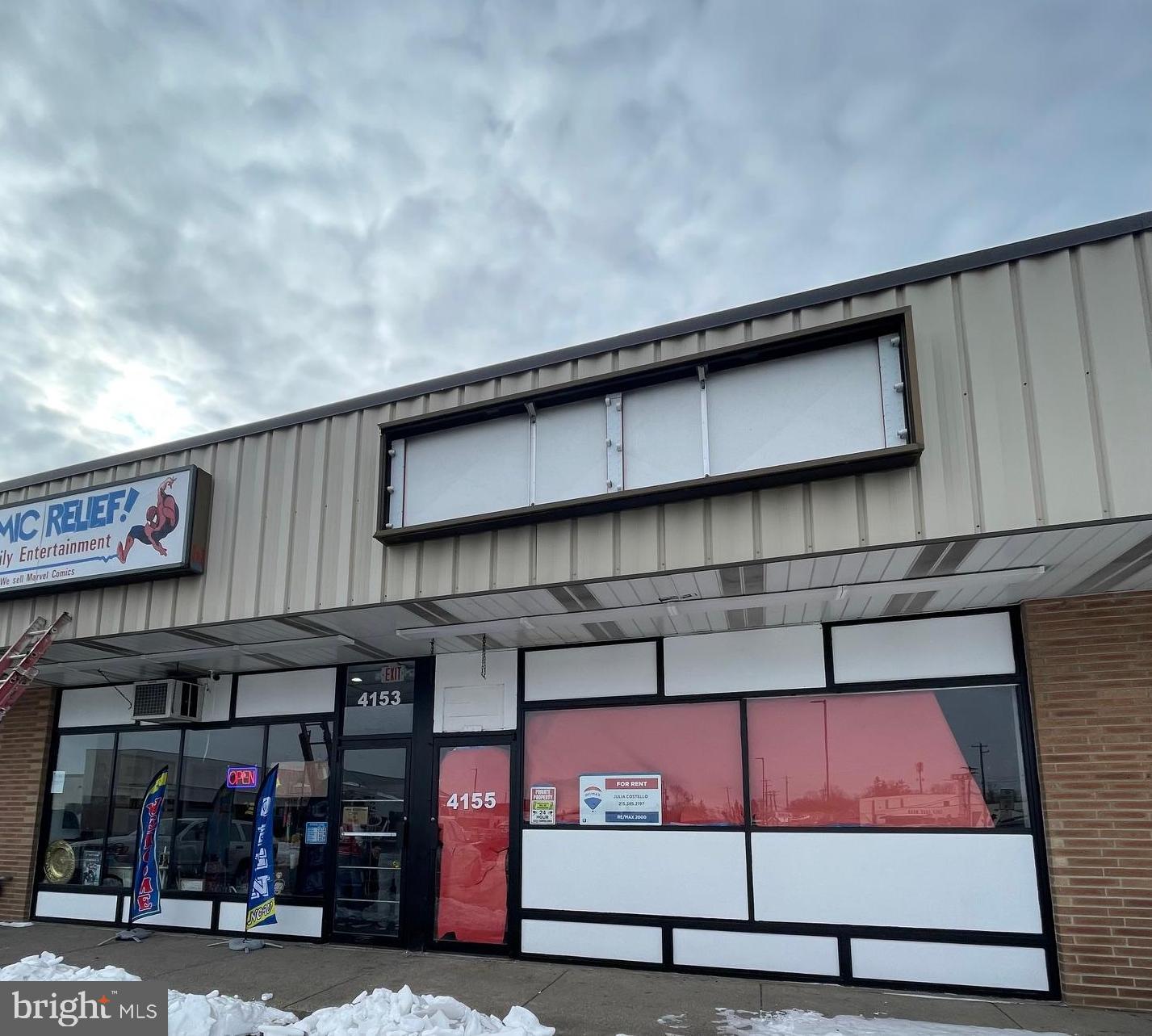 LEVITTOWN - Commercial Sale