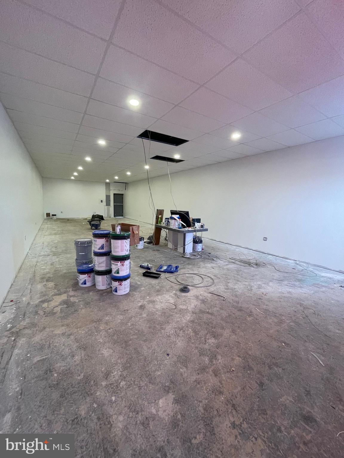 LEVITTOWN - Commercial Sale