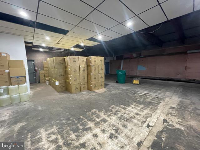 LEVITTOWN - Commercial Sale