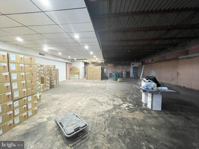 LEVITTOWN - Commercial Sale