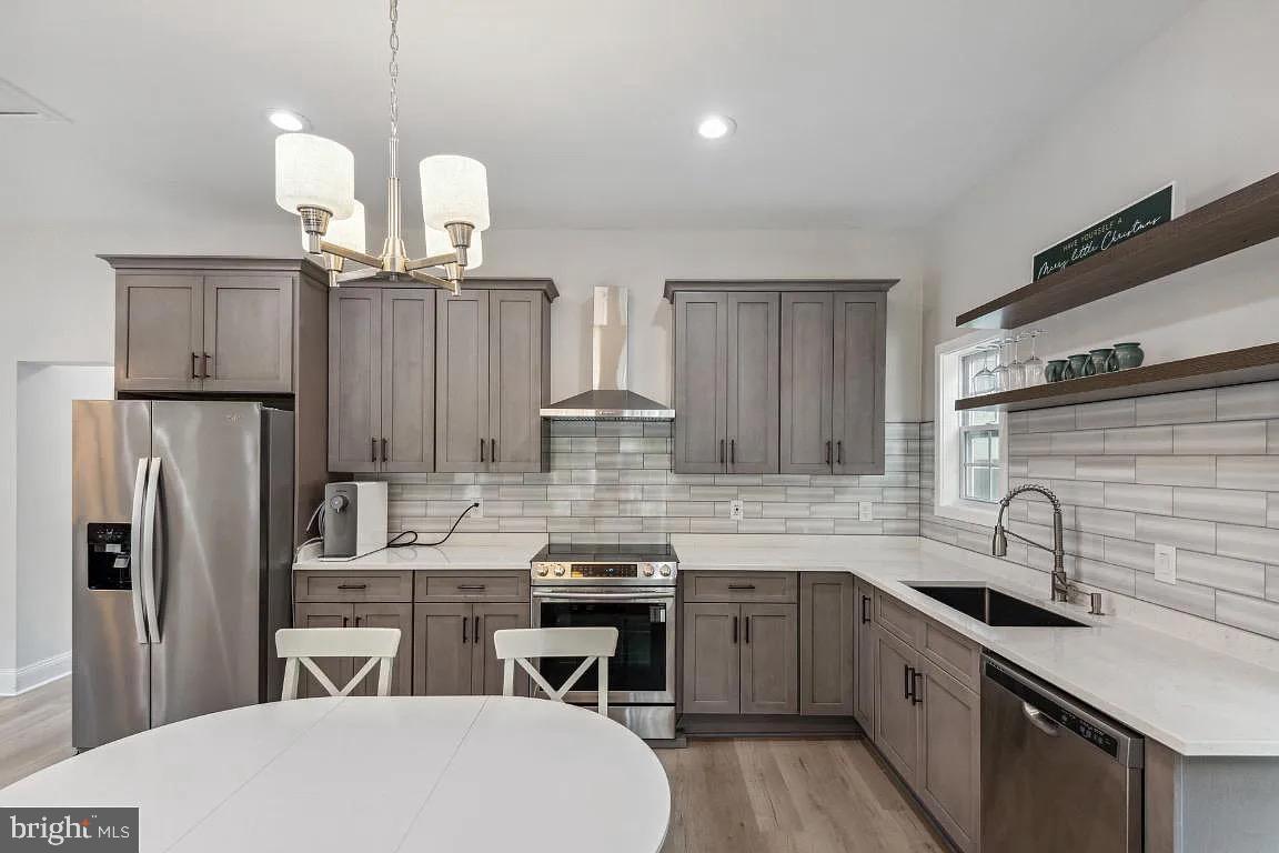 11209 UPTON DRIVE