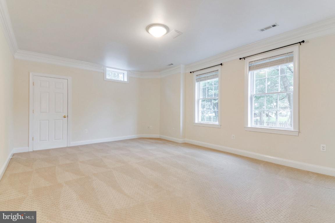 SOUTH RIDING - Residential